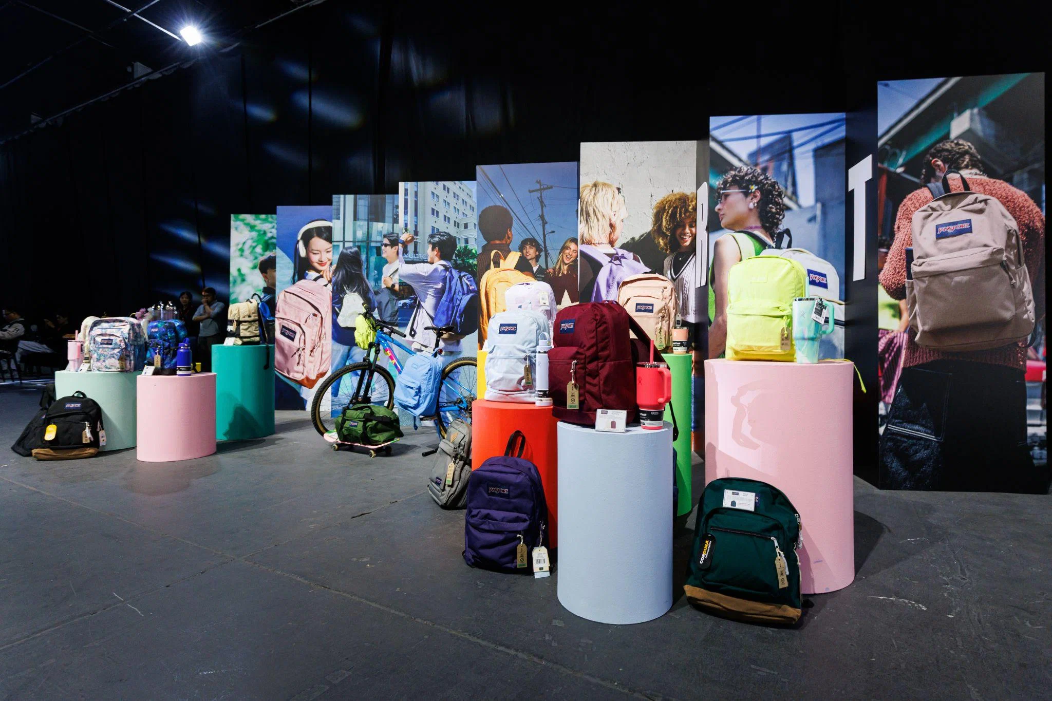 HDGroup ra mắt JanSport và Thule tại Việt Nam, mở rộng hệ sinh thái lifestyle cao cấp