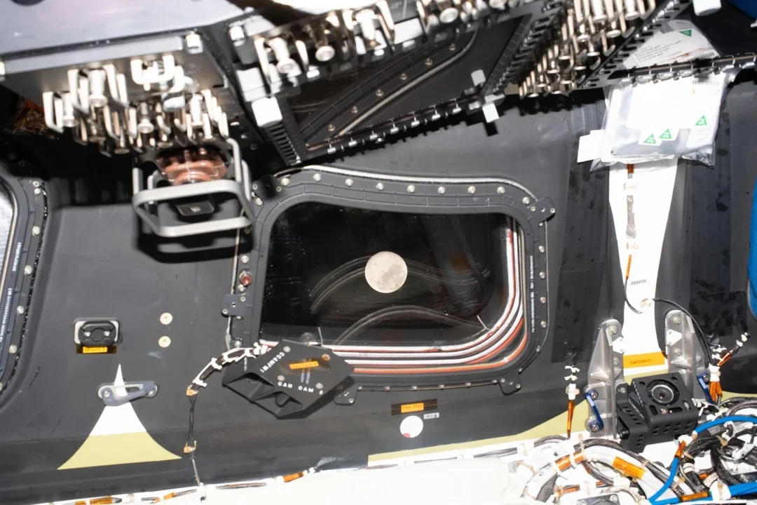 NASA tiếp tục tung thêm 12000 ảnh Artemis II chưa từng công bố