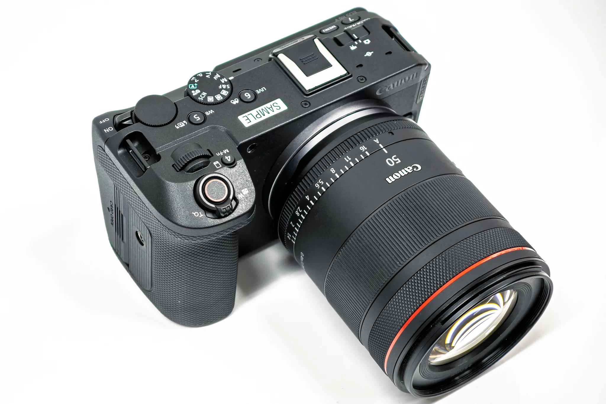 Canon giới thiệu EOS R6 V và ống kính RF20-50mm F4 L IS USM PZ tại Việt Nam - Bộ đôi hoàn hảo cho sáng tạo nội dung