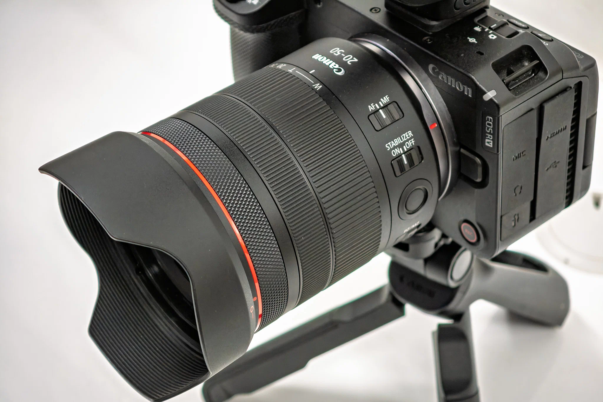 Canon giới thiệu EOS R6 V và ống kính RF20-50mm F4 L IS USM PZ tại Việt Nam - Bộ đôi hoàn hảo cho sáng tạo nội dung