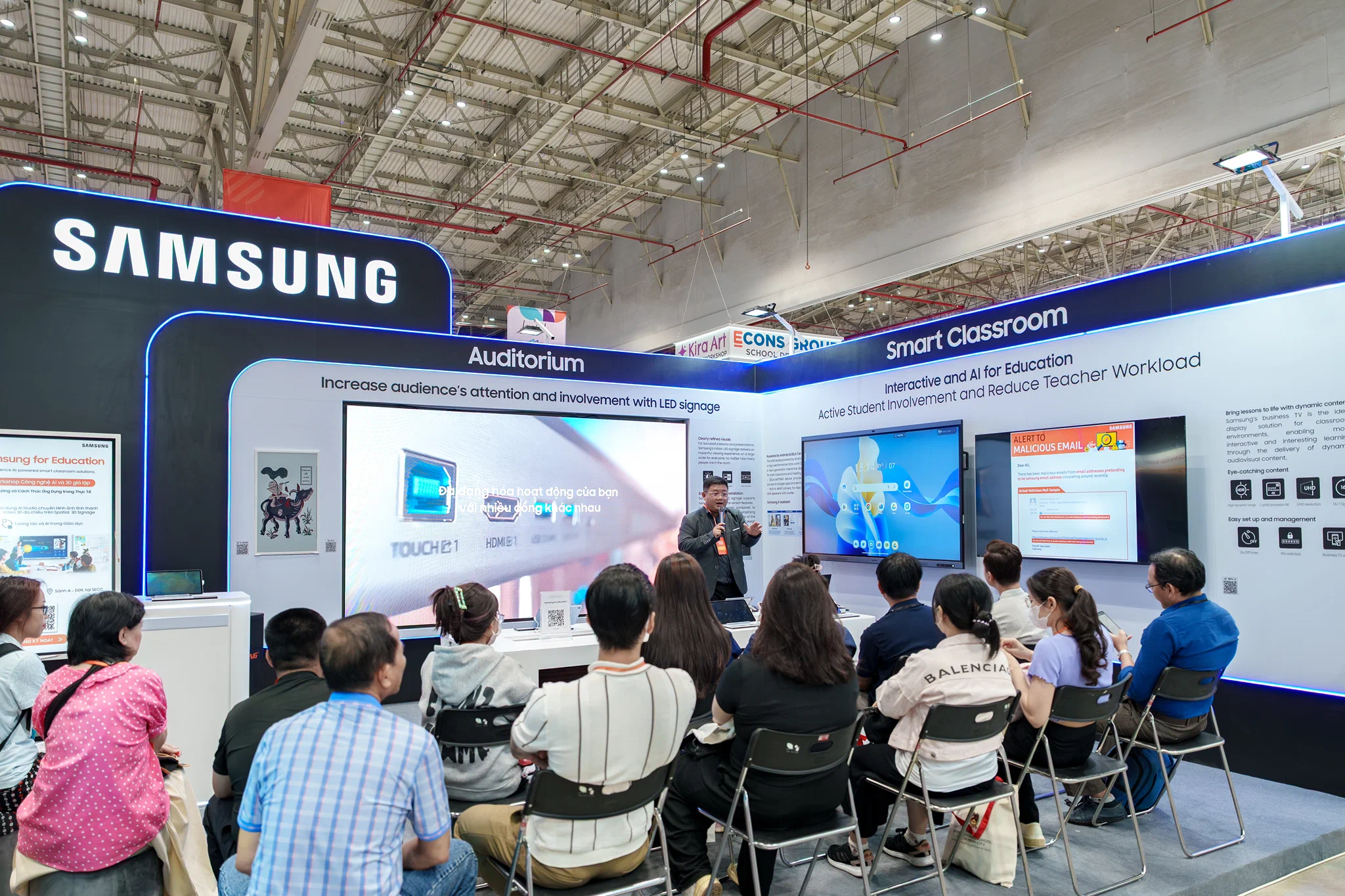Samsung trình diễn lớp học thông minh tại Education Vietnam 2026: Từ AI đến màn hình 3D không kính