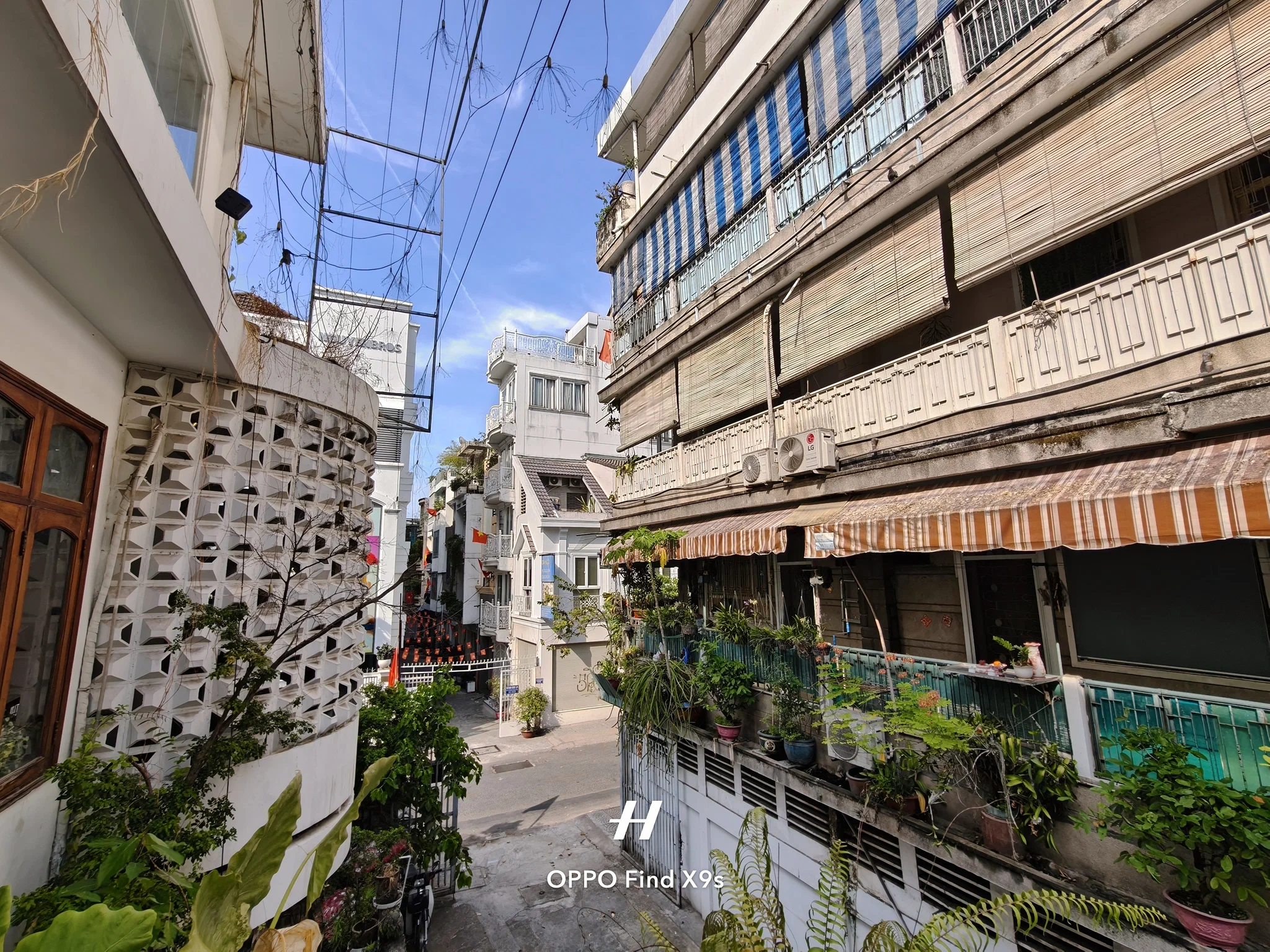Đánh giá camera và hiệu năng OPPO Find X9s: Chất ảnh Hasselblad “gánh” visual, hiệu năng AI đầu bảng
