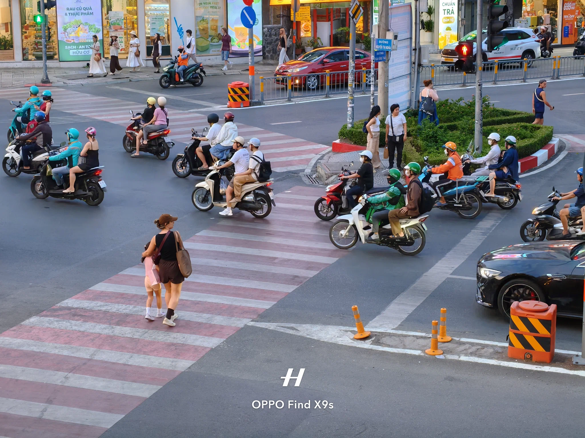 Đánh giá camera và hiệu năng OPPO Find X9s: Chất ảnh Hasselblad “gánh” visual, hiệu năng AI đầu bảng