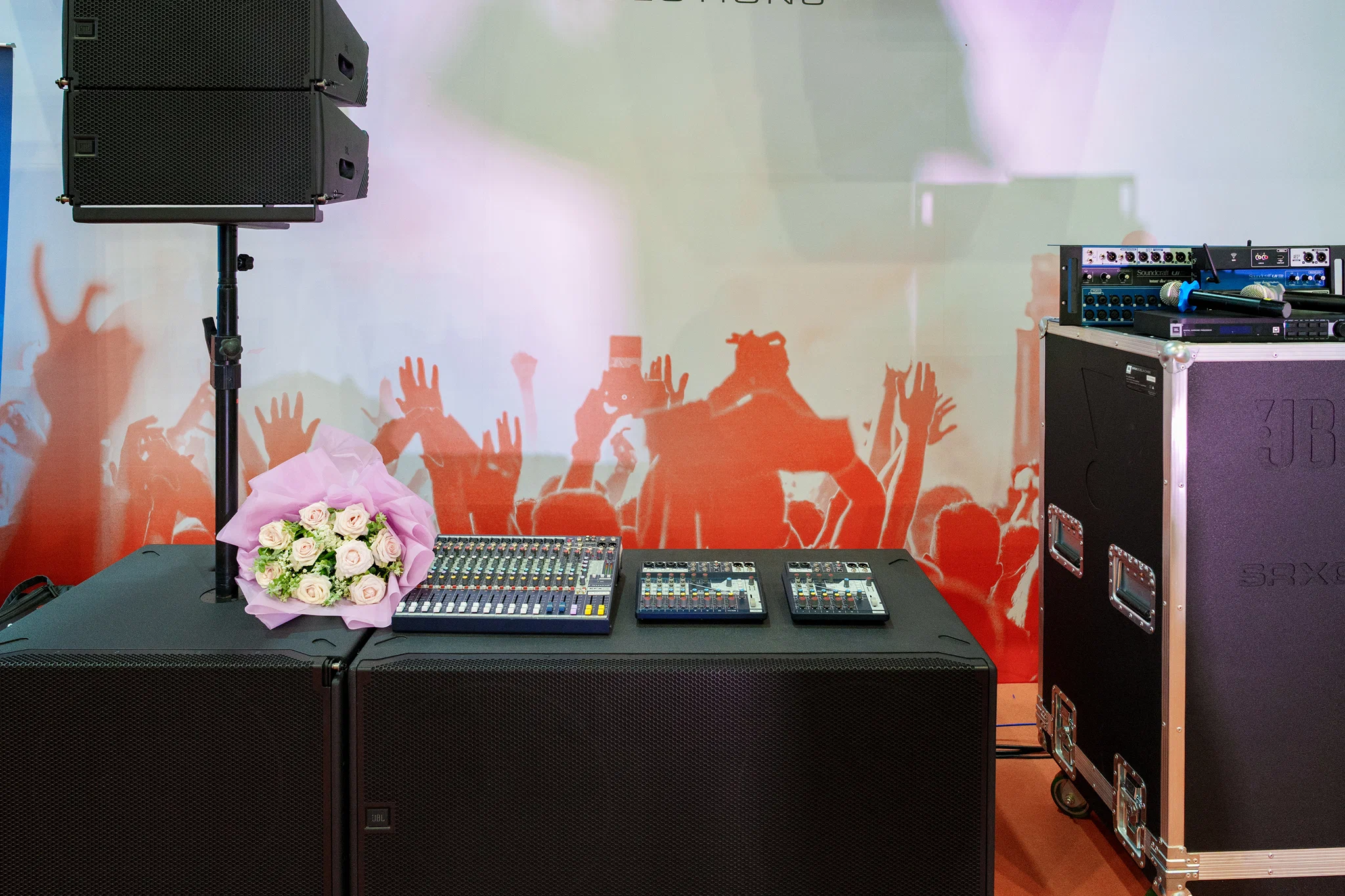 PGI trình diễn giải pháp âm thanh JBL SRX900 và AMX MUSE tại PLASE Show 2026