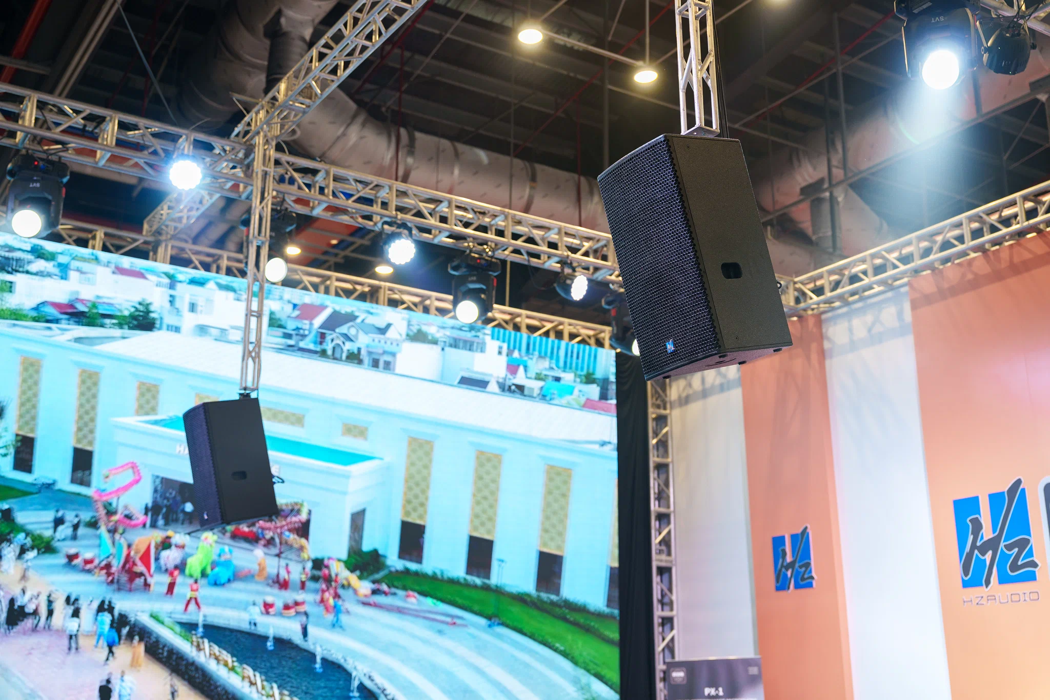 Toàn cảnh ngày khai mạc PLASE SHOW SG 2026: Không gian âm thanh, ánh sáng chuyên nghiệp tại WTC Bình Dương