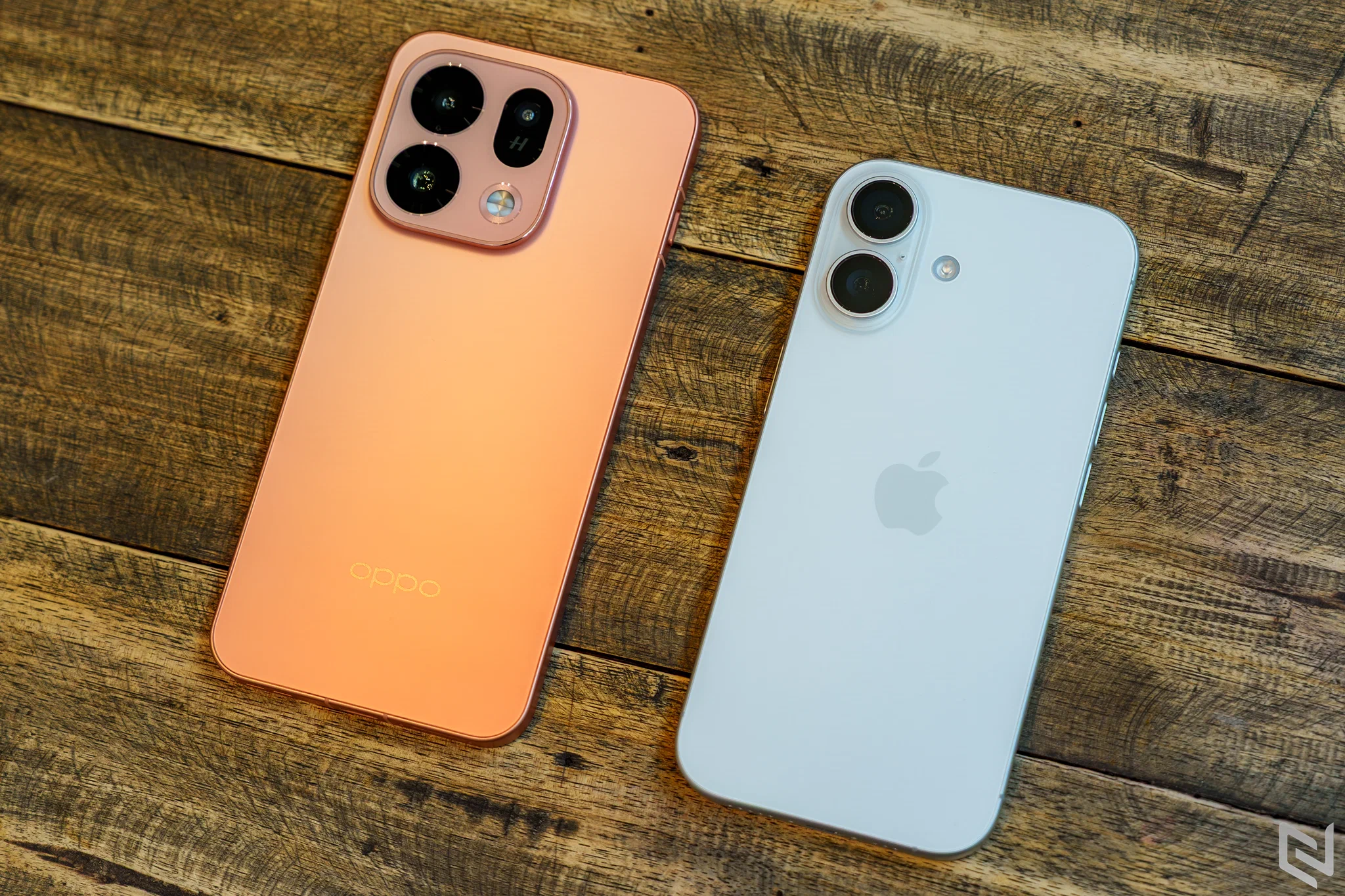 So sánh camera OPPO Find X9s vs iPhone 17: Đâu mới là vua camera trong phân khúc?
