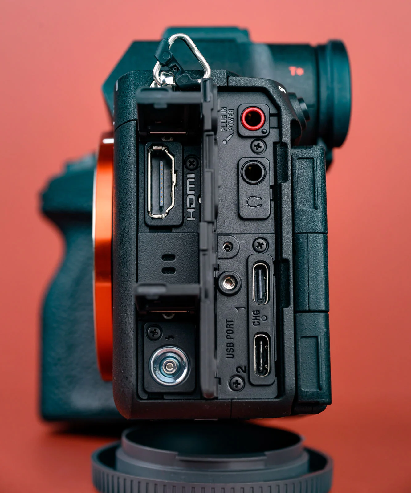 Sony A7R VI chính thức: Cảm biến stacked 66.8MP, chụp 30fps không blackout