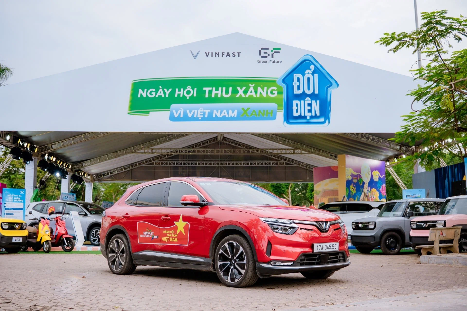 VinFast giao gần 25,000 ô tô điện trong tháng 4, tiếp tục thống lĩnh thị trường xe Việt