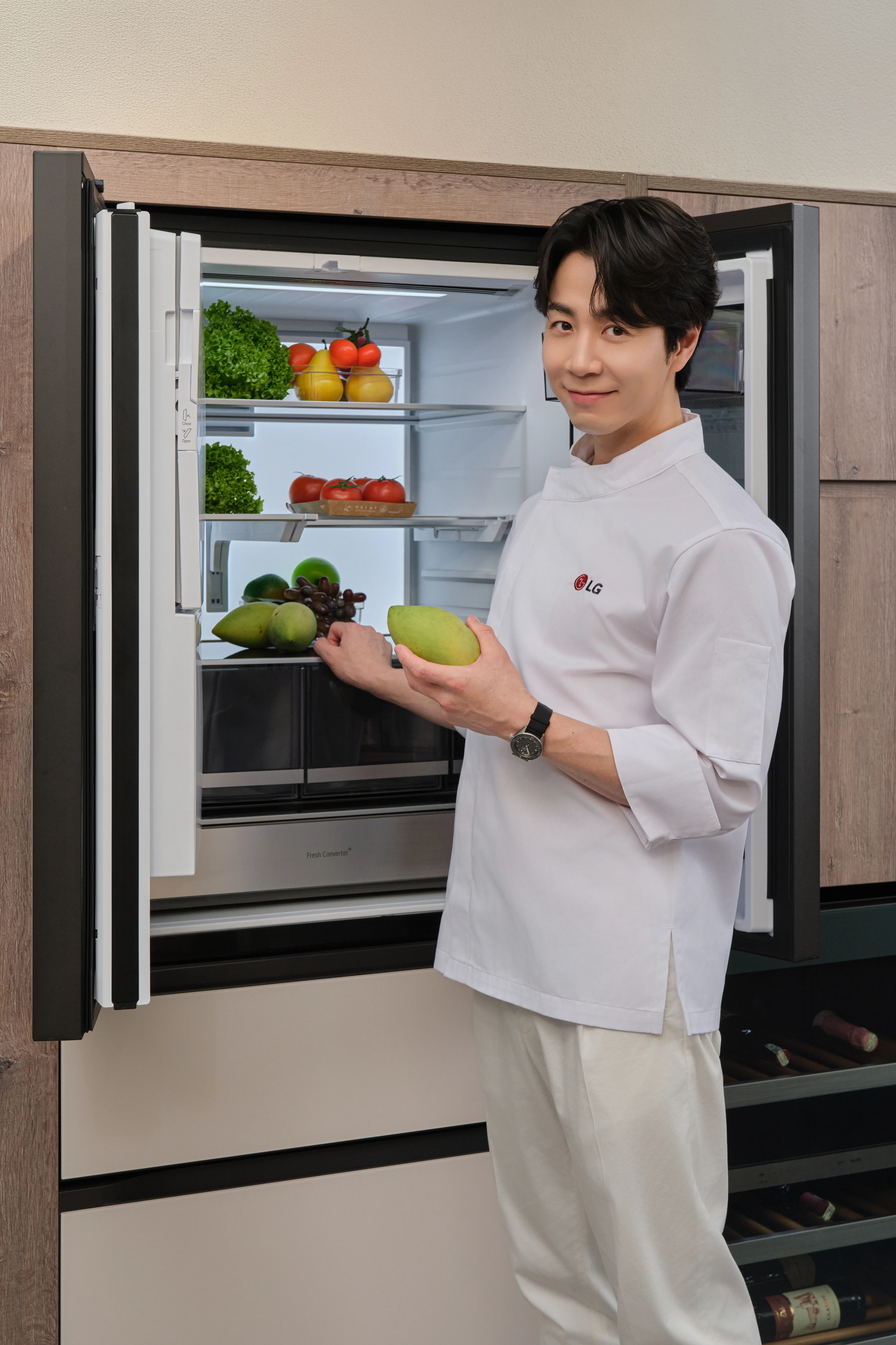 Bếp trưởng sao Michelin Son Jong-won đồng hành cùng LG trong chiến dịch Chọn K-Tech, Sống Chuẩn Hàn