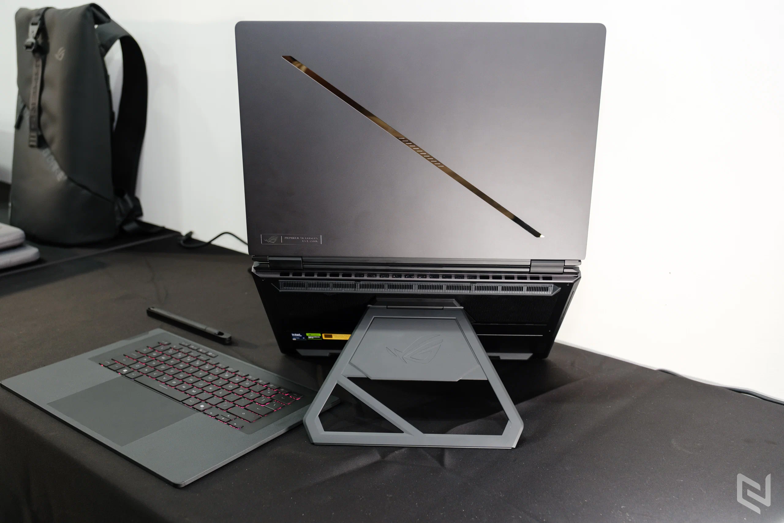 ASUS trình làng ROG Zephyrus Duo giá 200 triệu cùng Zephyrus G14 và G16 tại Việt Nam