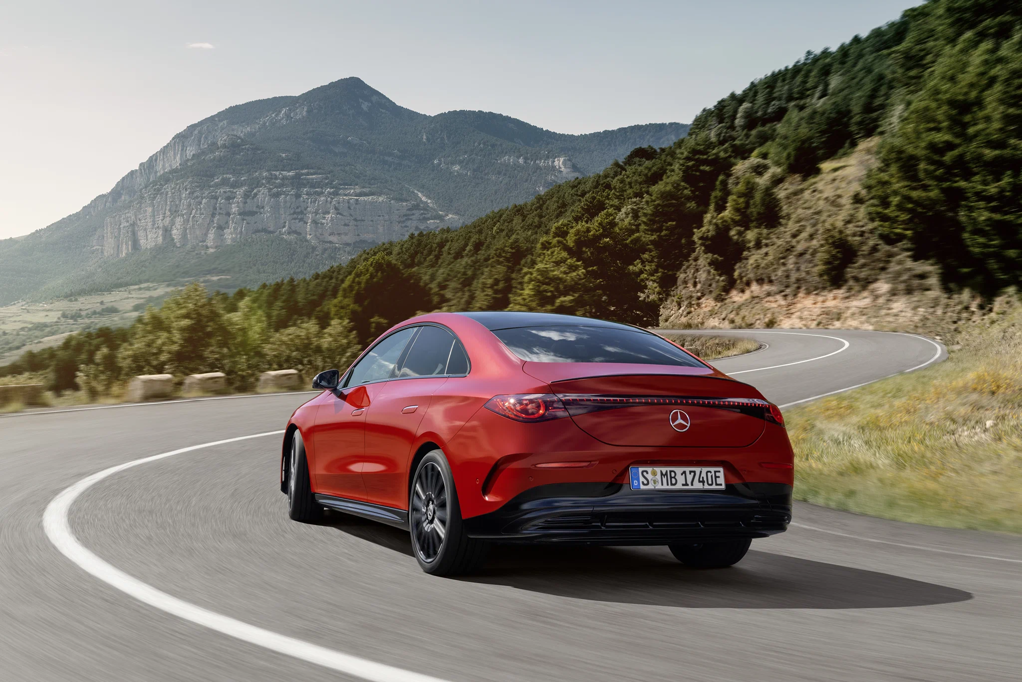 Mercedes-Benz CLA 200 electric mở đặt giữ chỗ tại Việt Nam