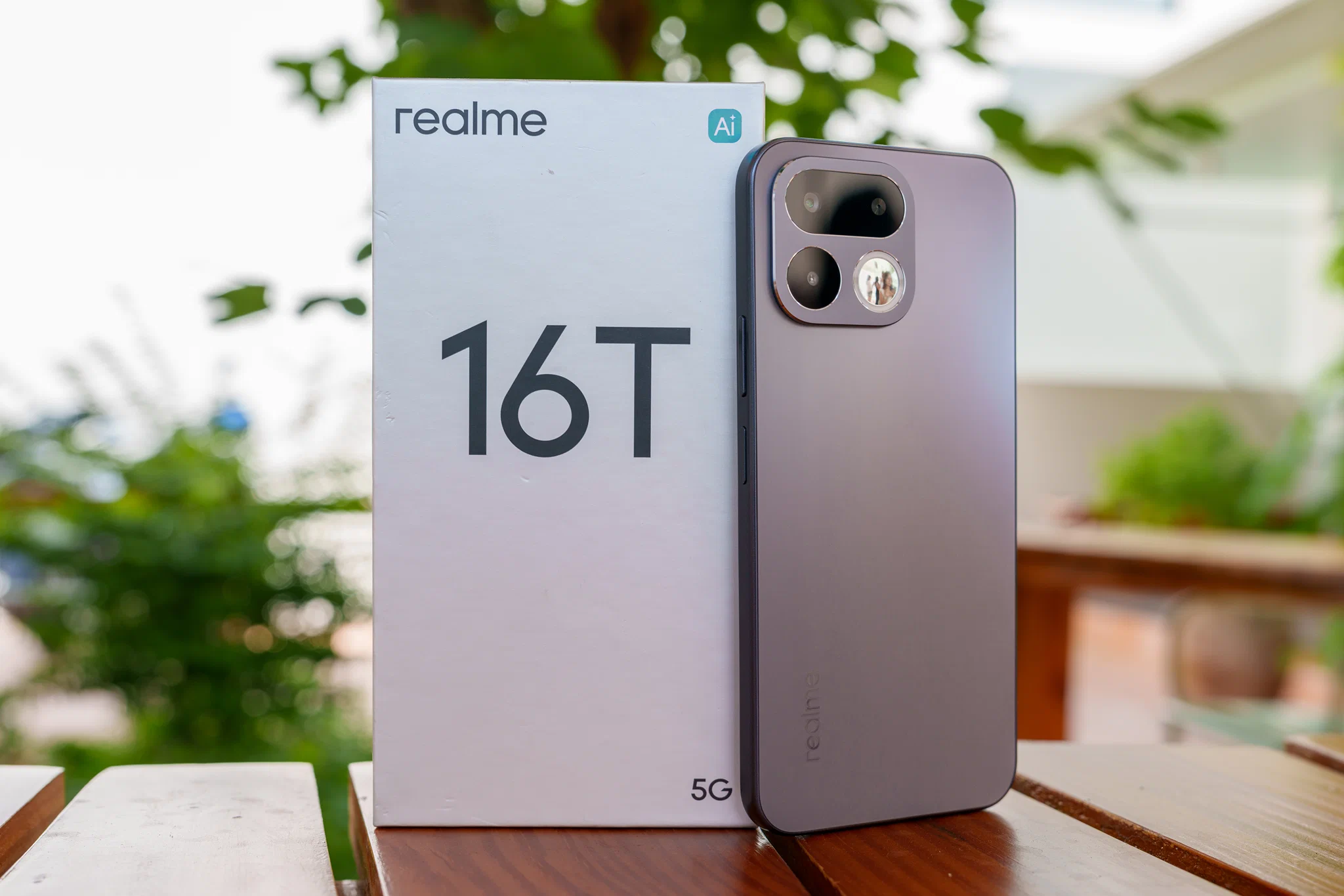 realme 16T 5G - Smartphone bền bỉ, pin lâu cùng AI tiện lợi giúp cuộc vui không gián đoạn