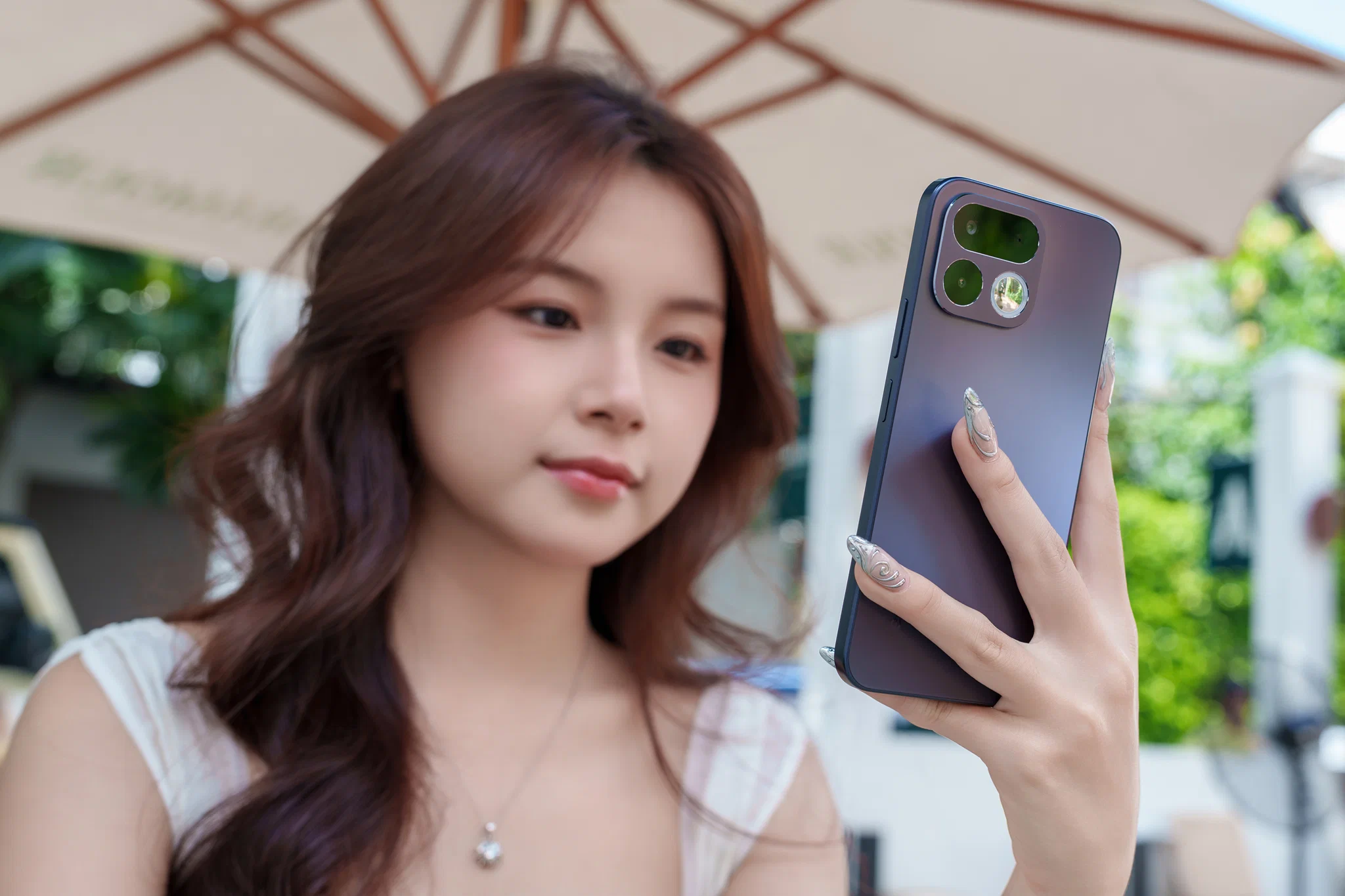 realme 16T 5G - Smartphone bền bỉ, pin lâu cùng AI tiện lợi giúp cuộc vui không gián đoạn