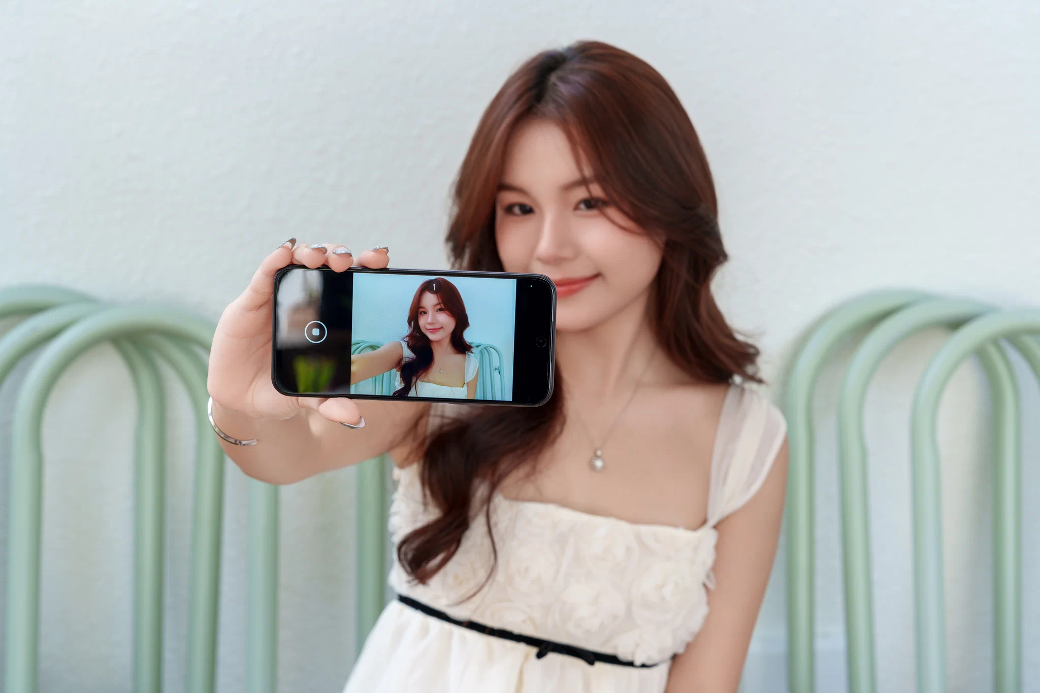 realme 16T 5G - Smartphone bền bỉ, pin lâu cùng AI tiện lợi giúp cuộc vui không gián đoạn