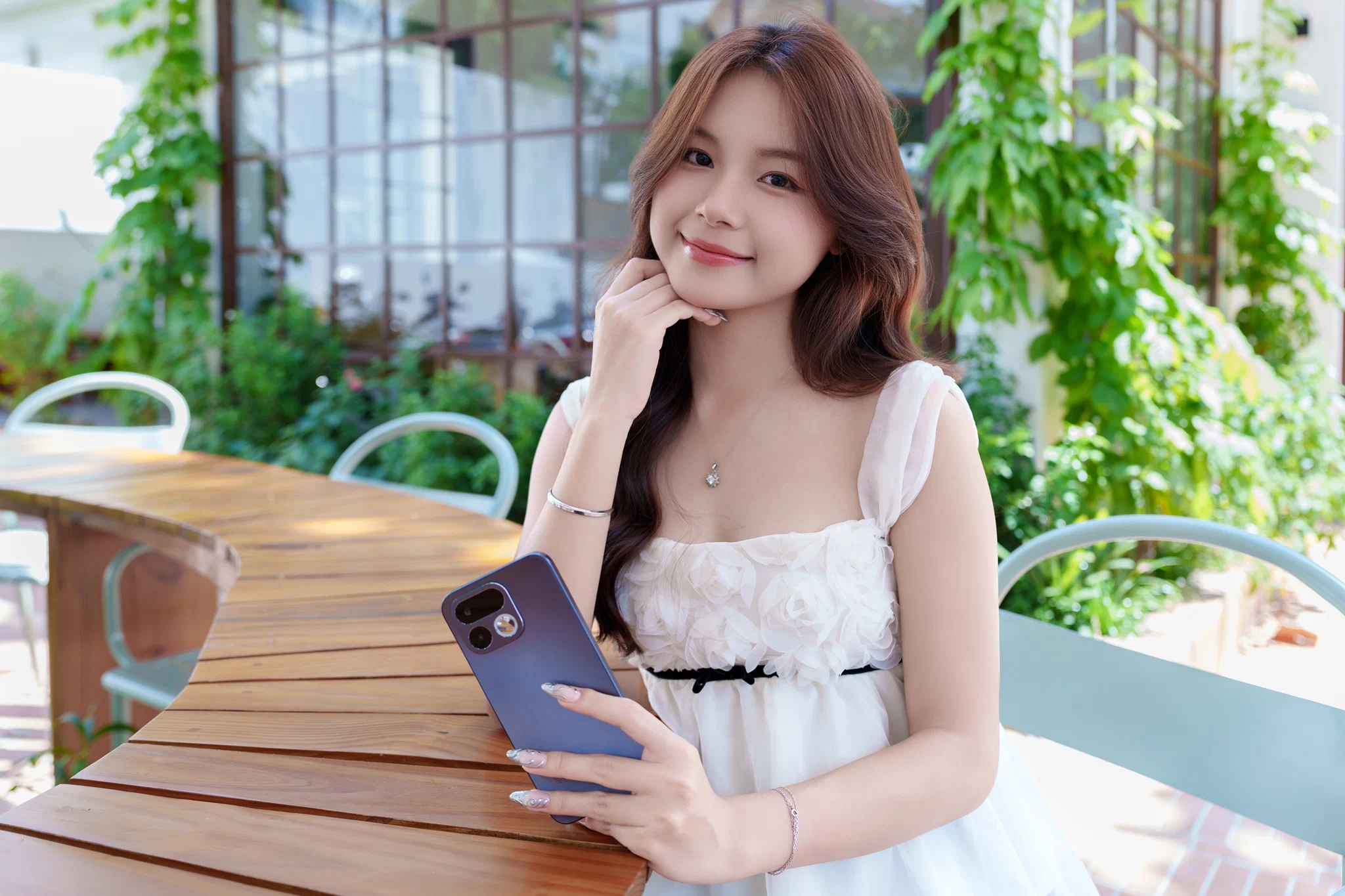 realme 16T 5G - Smartphone bền bỉ, pin lâu cùng AI tiện lợi giúp cuộc vui không gián đoạn