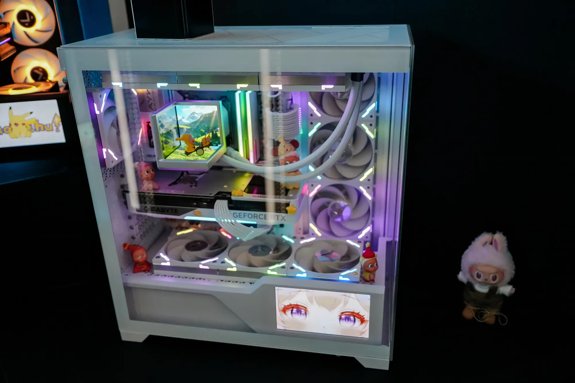 TCOMAS ra mắt tản nhiệt AIO đầu tiên thế giới có màn hình 3D triple-display tại COMPUTEX 2026