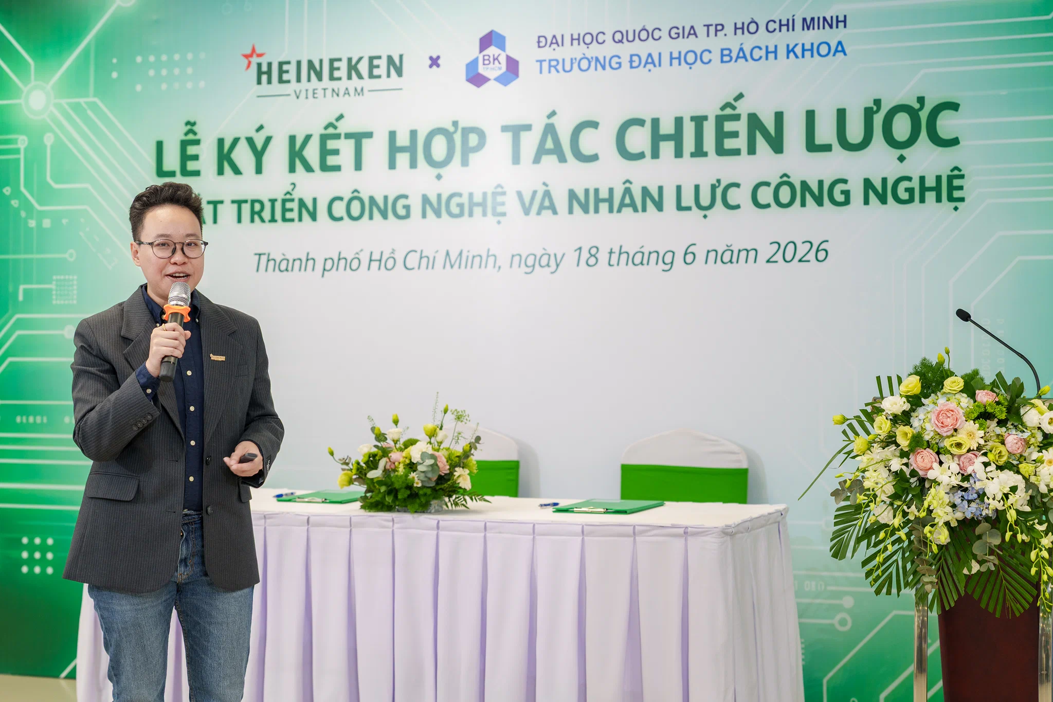 HEINEKEN Việt Nam và Trường Đại học Bách Khoa - ĐHQG TP.HCM ký kết hợp tác chiến lược đào tạo nhân lực và phát triển ứng dụng công nghệ