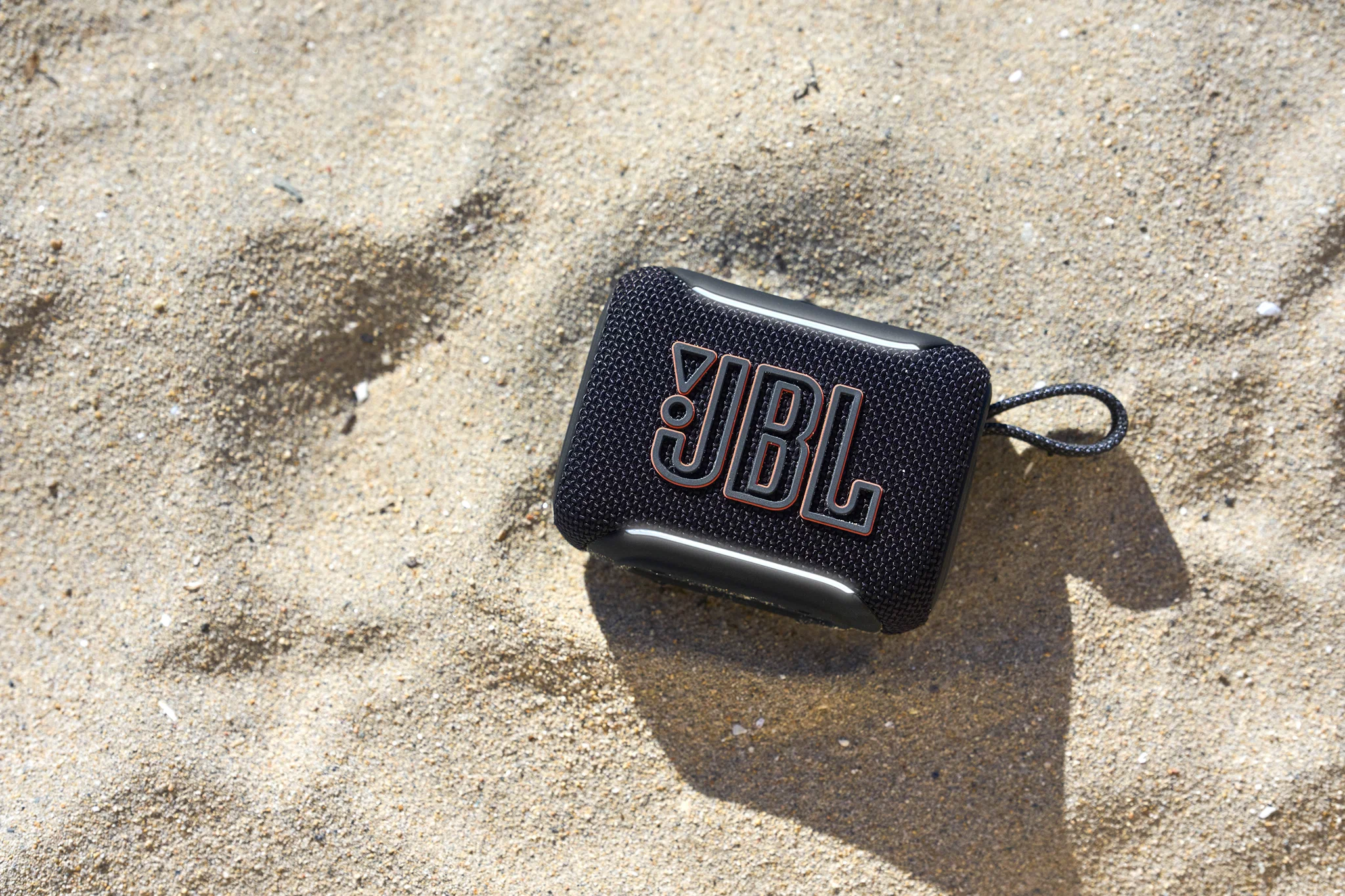 JBL Xtreme 5 và JBL Go 5 ra mắt tại Việt Nam - Nâng cấp âm thanh, đèn LED và kết nối thông minh