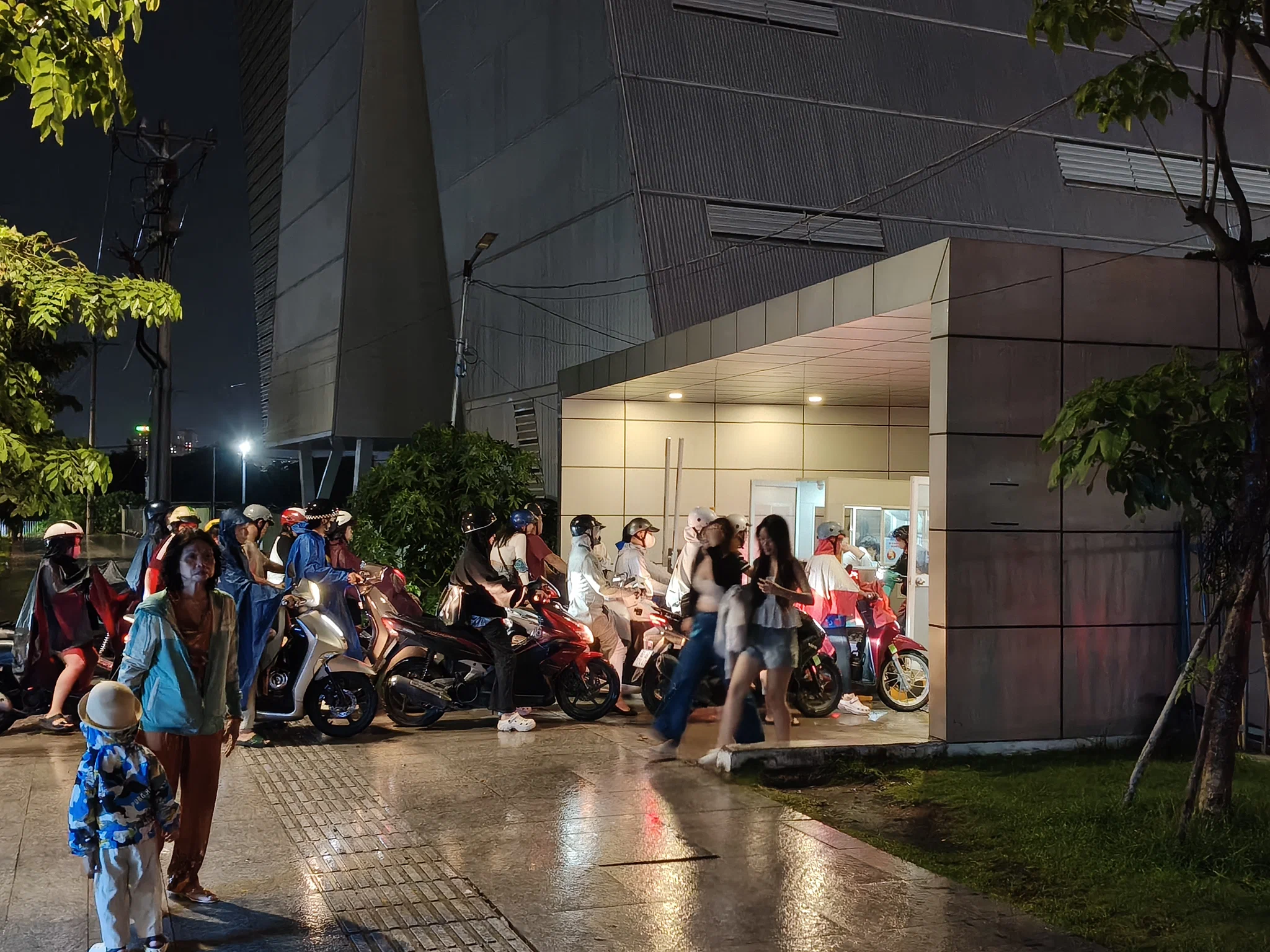Đánh giá camera OPPO Reno16 F 5G: Pop Cam và bộ công cụ AI biến điện thoại thành studio sáng tạo bỏ túi