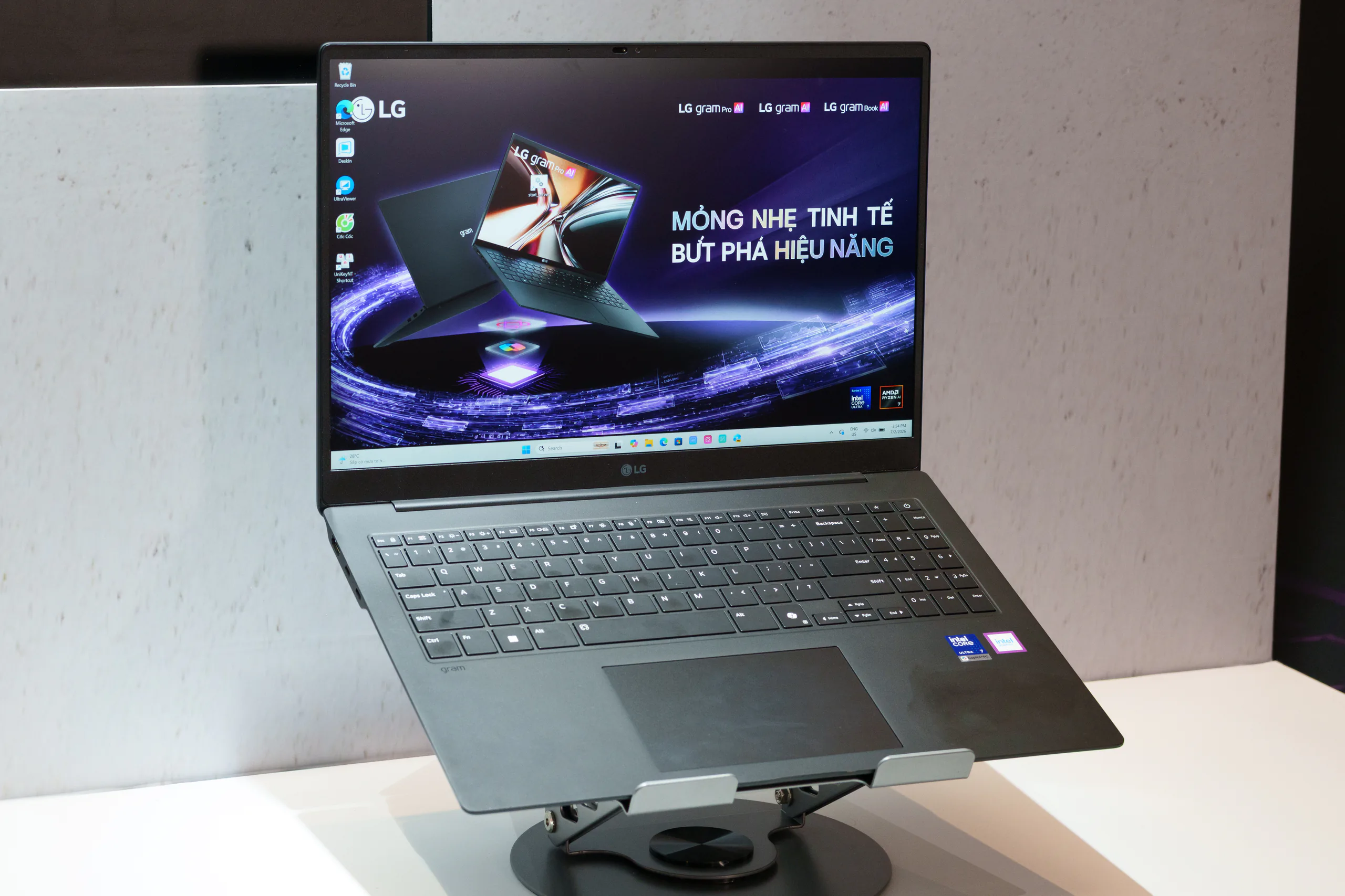 Laptop LG gram AI 2026 ra mắt với Dual AI và chất liệu Aerominum siêu nhẹ
