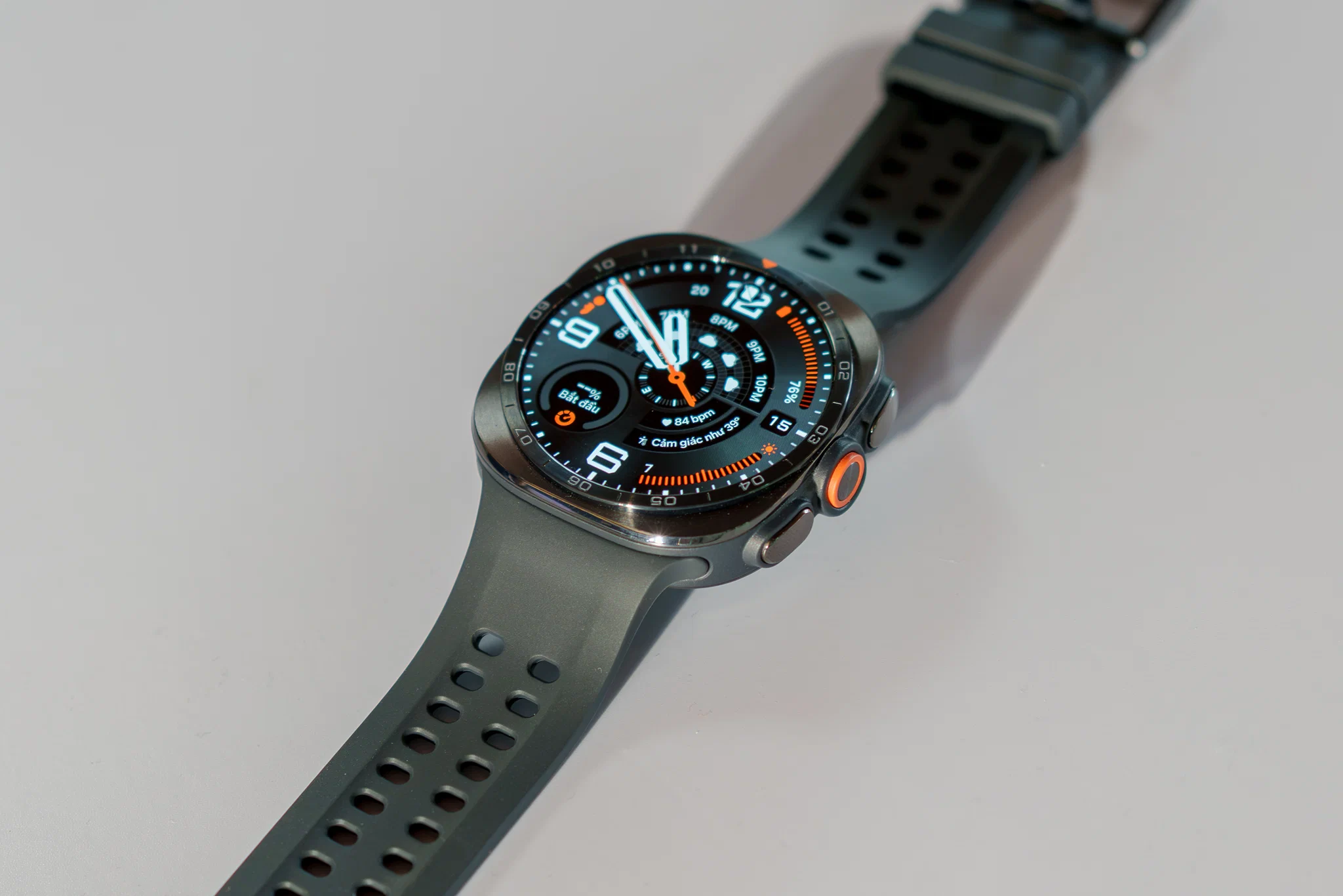 Samsung Galaxy Watch Ultra2 và Galaxy Watch9 ra mắt - Nâng cấp mạnh pin, màn hình và theo dõi sức khỏe AI