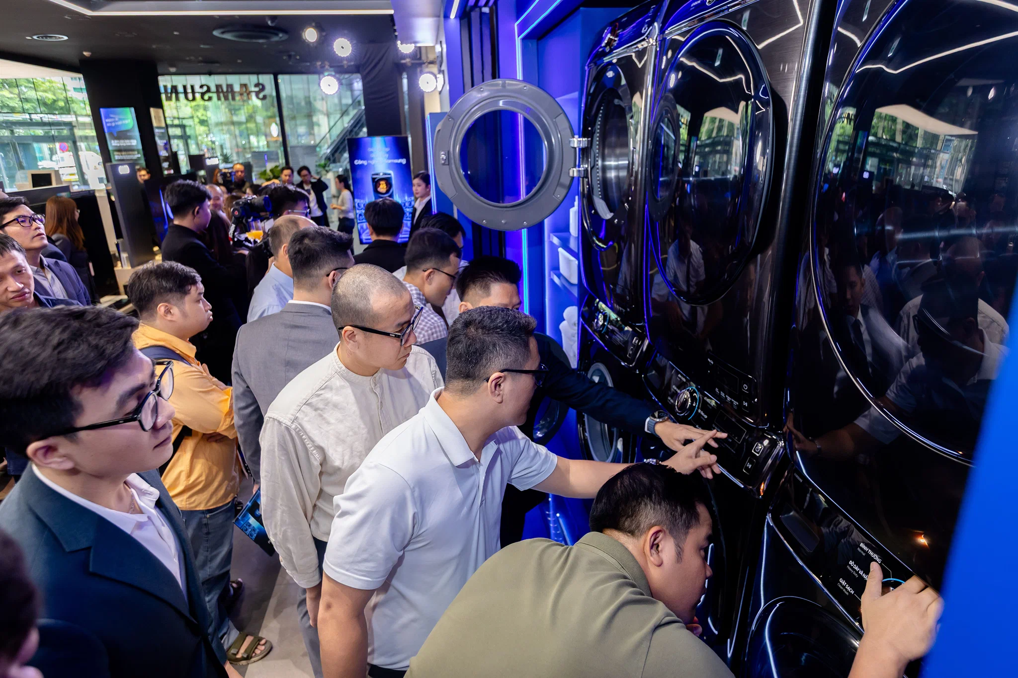 Samsung ra mắt giải pháp giặt sấy công nghiệp, tối ưu vận hành và phát triển bền vững