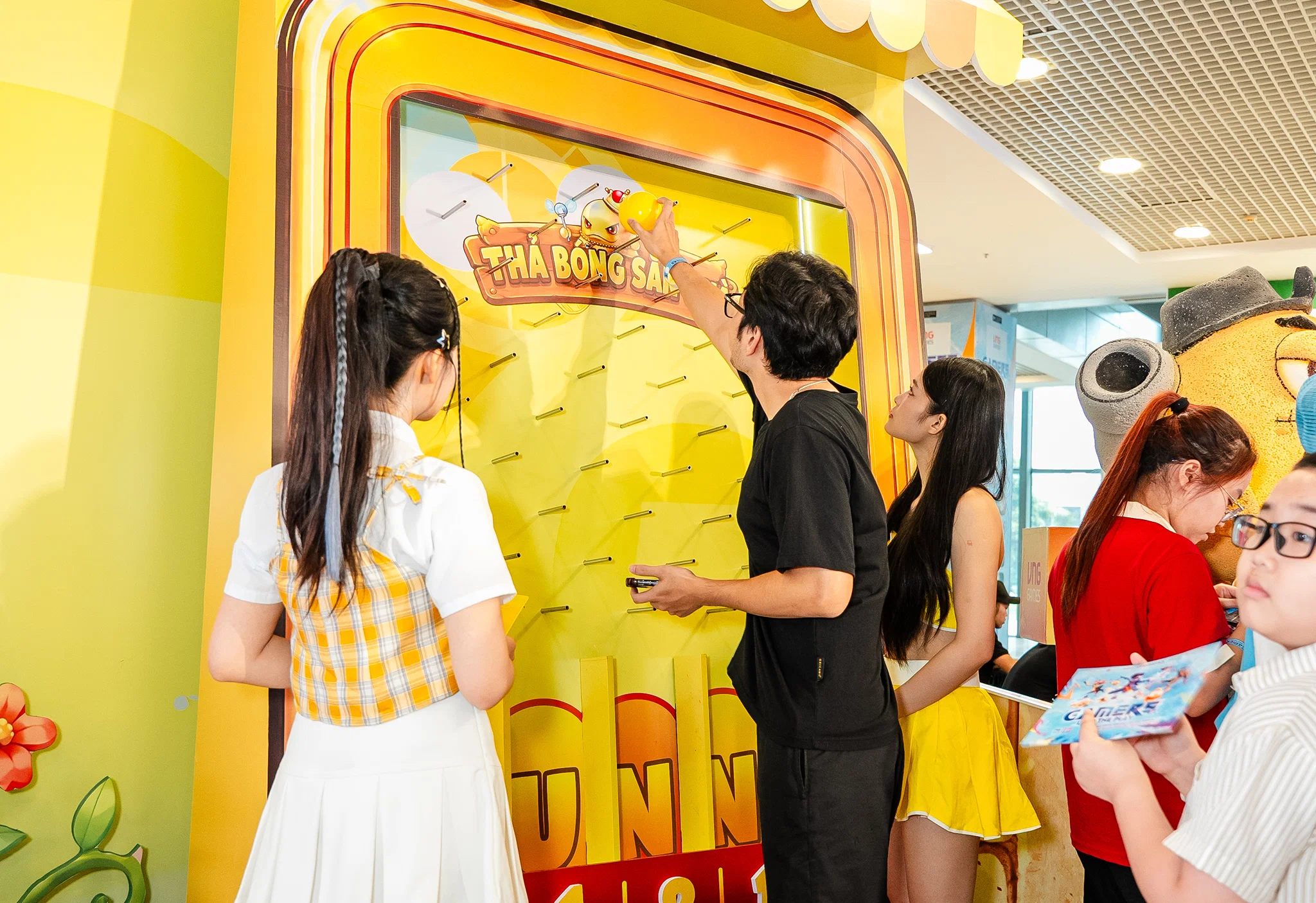 Vũ trụ Gunny khuấy động Gamers Lead The Play với sinh nhật Gunny PC 17 tuổi và showmatch quốc tế