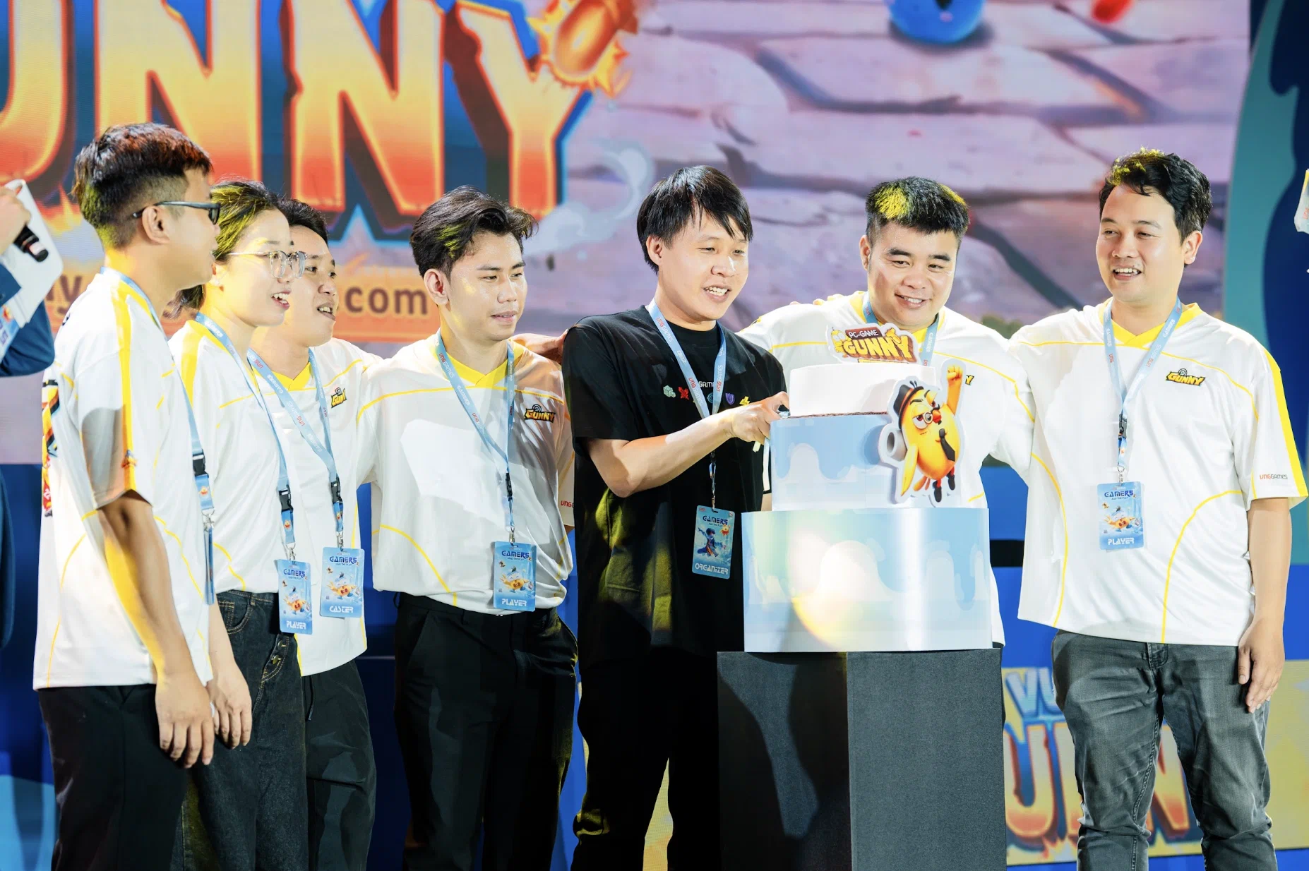 Vũ trụ Gunny khuấy động Gamers Lead The Play với sinh nhật Gunny PC 17 tuổi và showmatch quốc tế