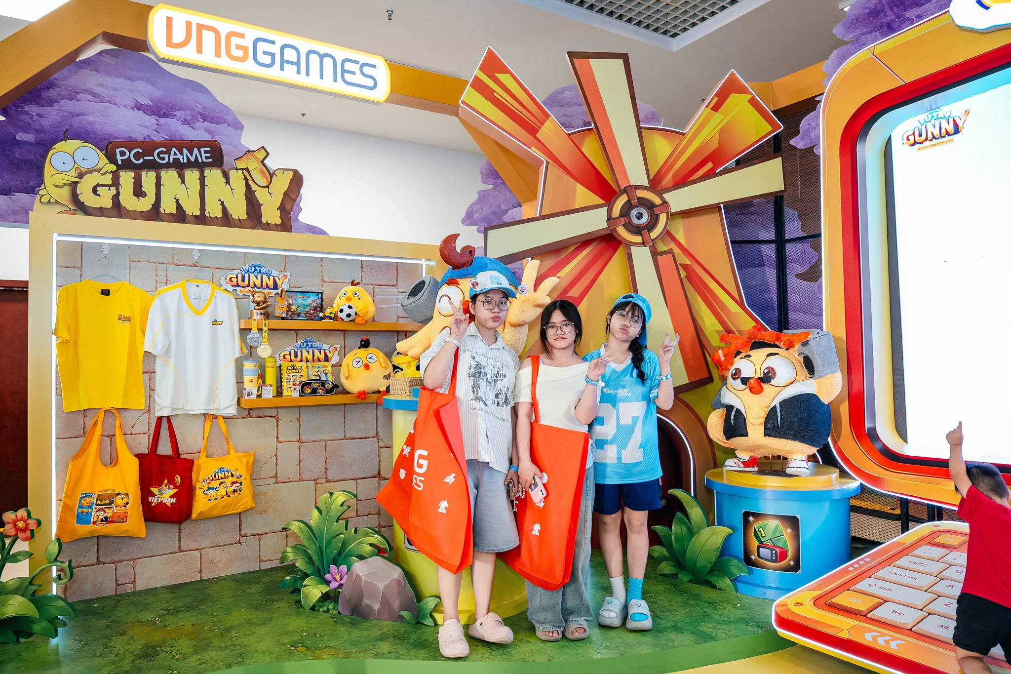 Vũ trụ Gunny khuấy động Gamers Lead The Play với sinh nhật Gunny PC 17 tuổi và showmatch quốc tế