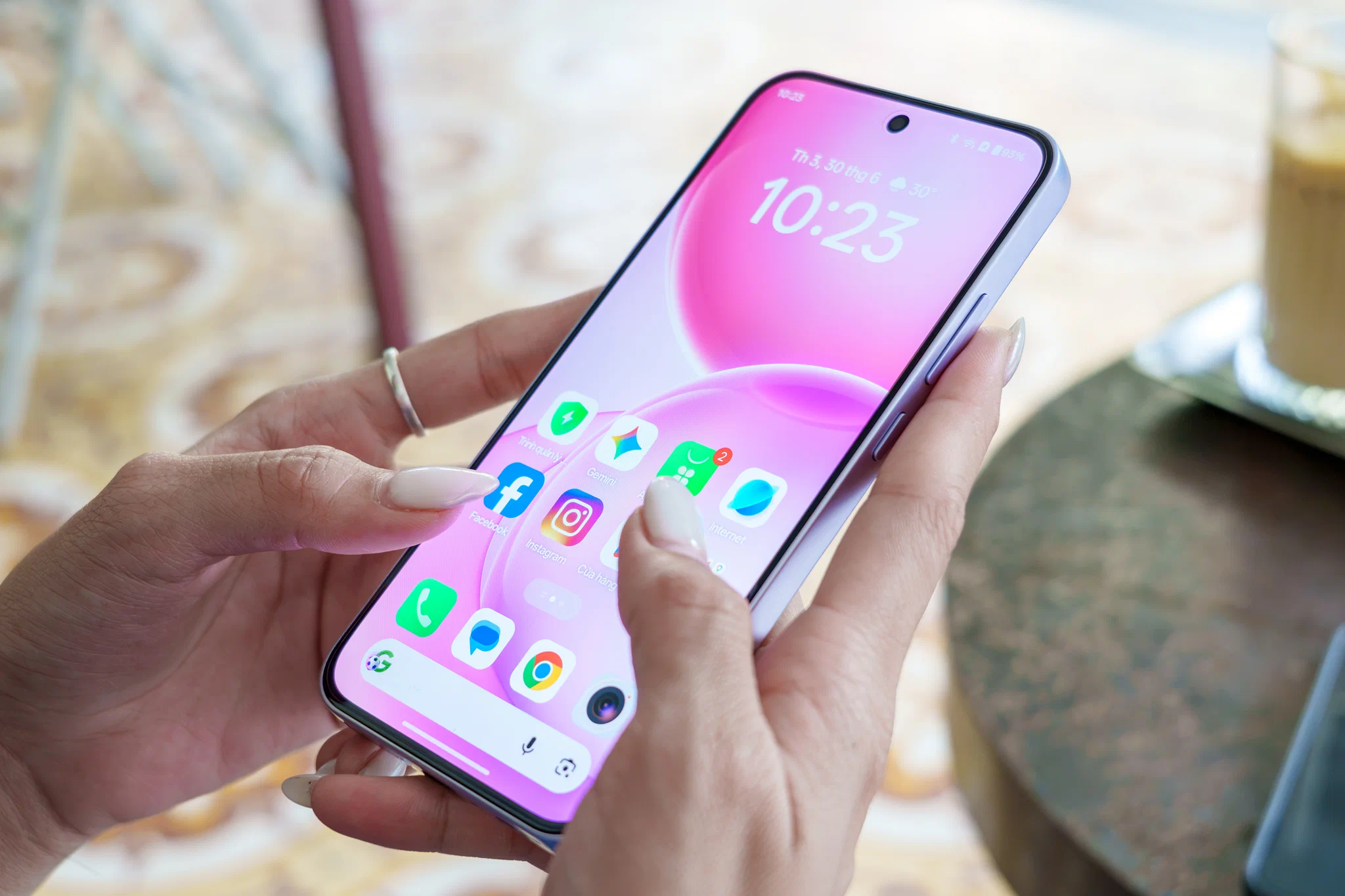 Mở hộp OPPO Reno16 F 5G: Thiết kế cá tính, camera AI đậm chất Gen Z và hiệu năng tốt cho mọi nhu cầu
