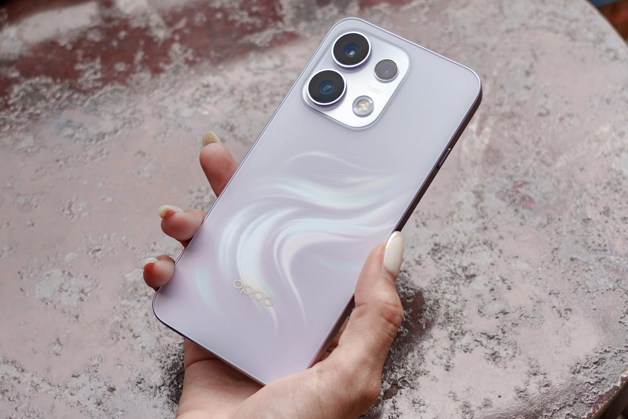 Mở hộp OPPO Reno16 F 5G: Thiết kế cá tính, camera AI đậm chất Gen Z và hiệu năng tốt cho mọi nhu cầu