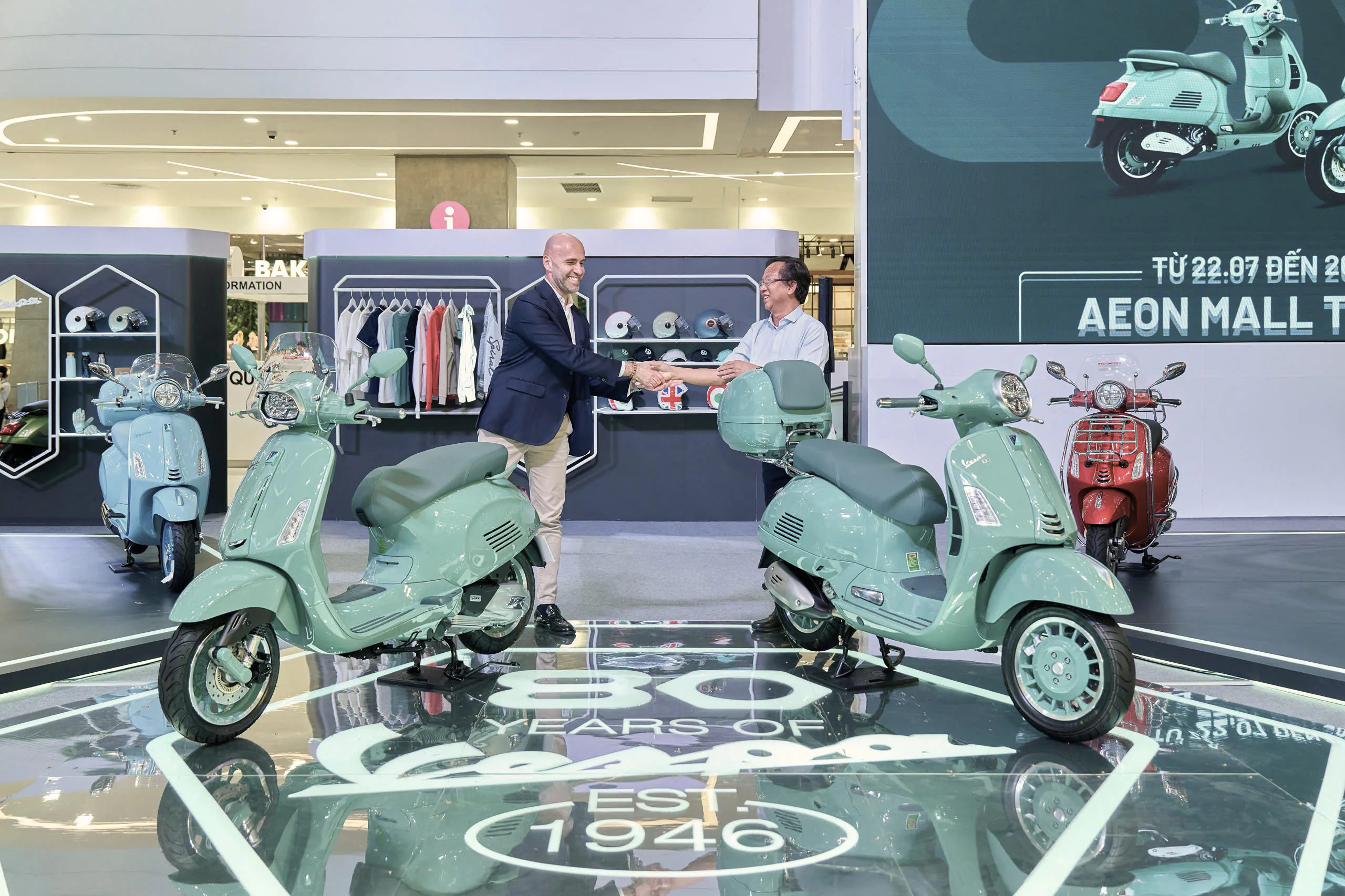 Vespa mang hành trình kỷ niệm 80 năm đến Đà Nẵng