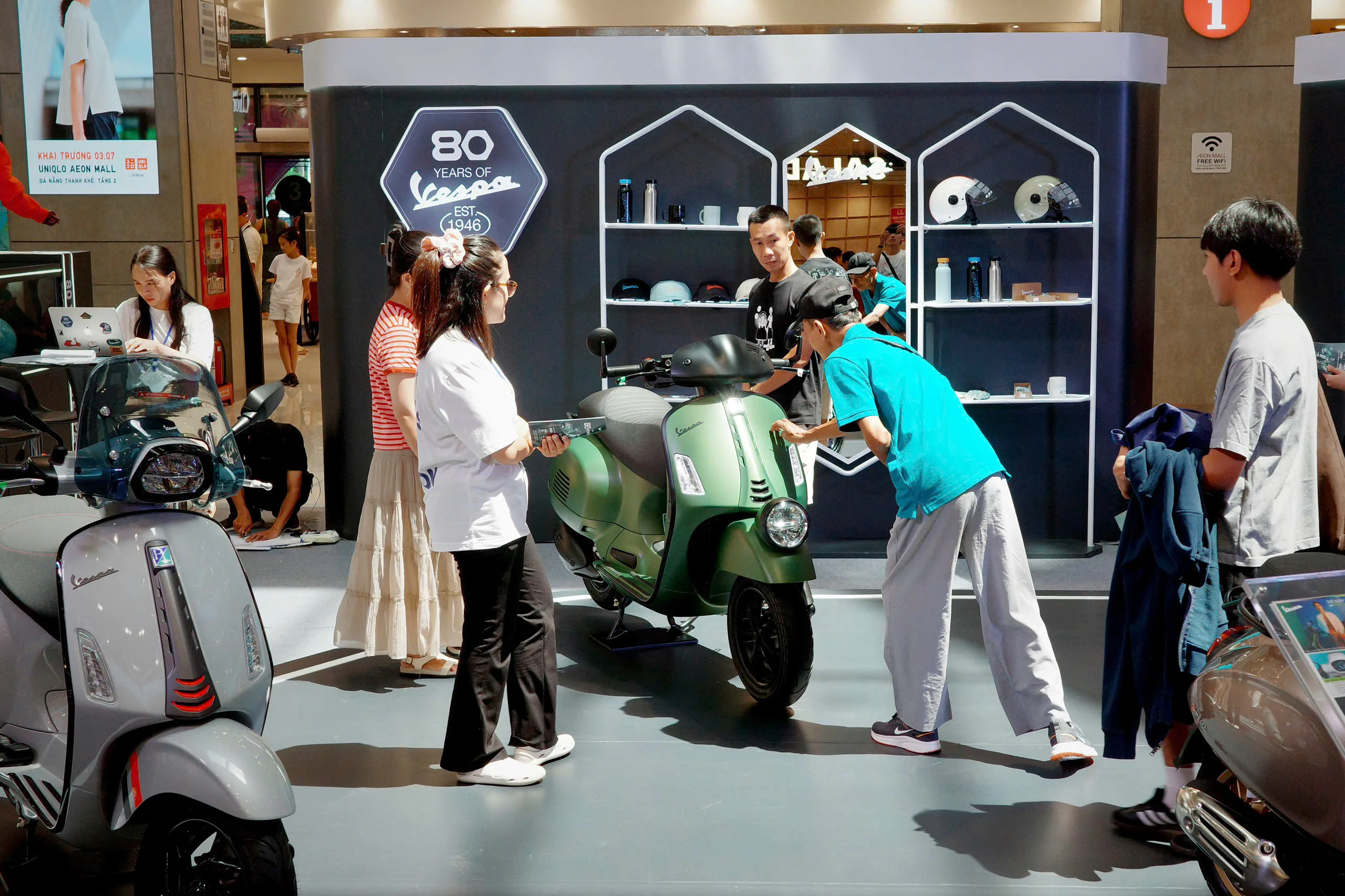 Vespa mang hành trình kỷ niệm 80 năm đến Đà Nẵng