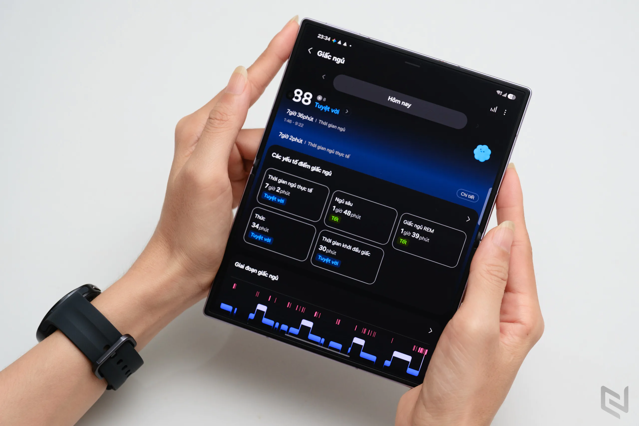 Cải thiện giấc ngủ bằng Galaxy Watch9: Nhiều bí quyết quan trọng chỉ Trợ lý trên cổ tay mới nói cho bạn biết