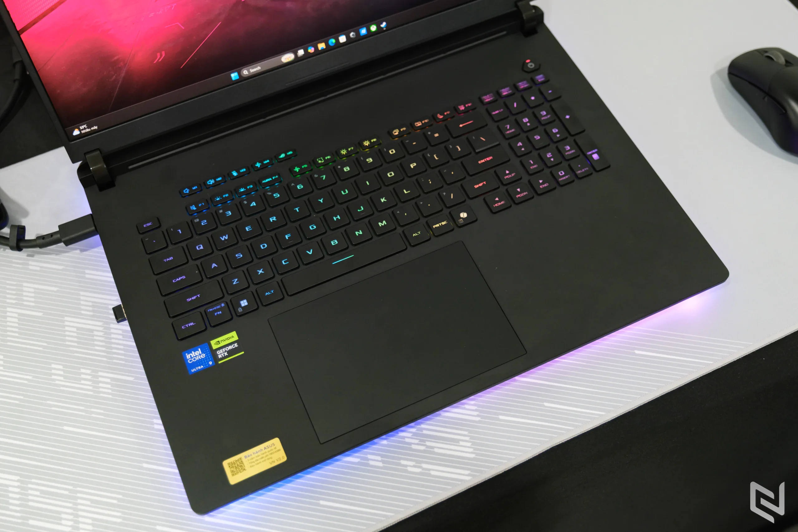 ROG Strix SCAR 18 2026 mở bán tại Việt Nam với RTX 5090, màn hình Mini-LED 4K 240Hz và giá 179,990,000 VND