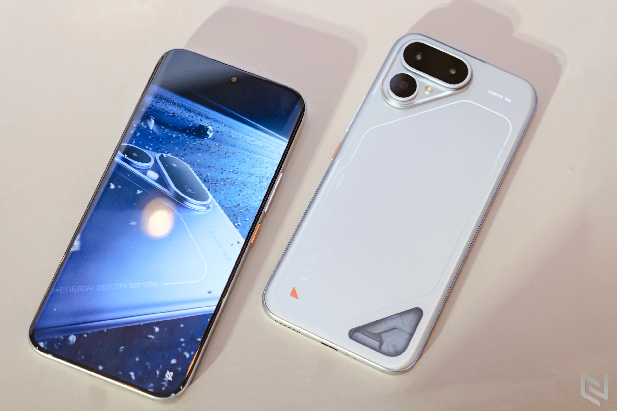 TECNO POVA Curve 2 5G ra mắt tại Việt Nam với pin 8,000mAh trong thân máy 7.42mm