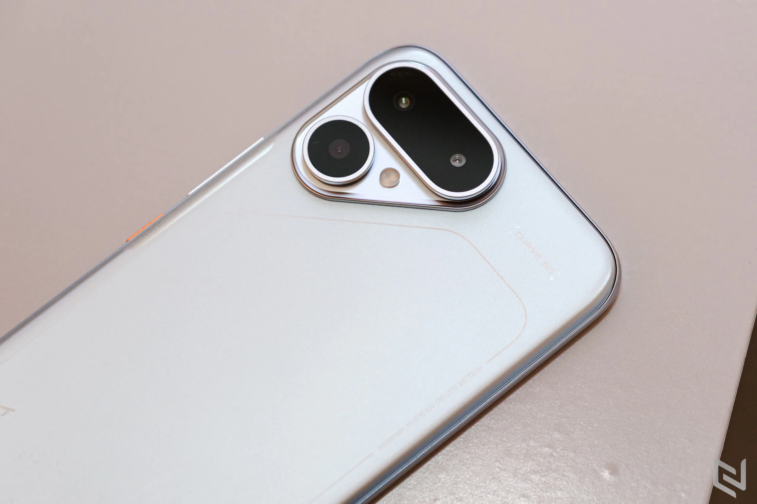 TECNO POVA Curve 2 5G ra mắt tại Việt Nam với pin 8,000mAh trong thân máy 7.42mm