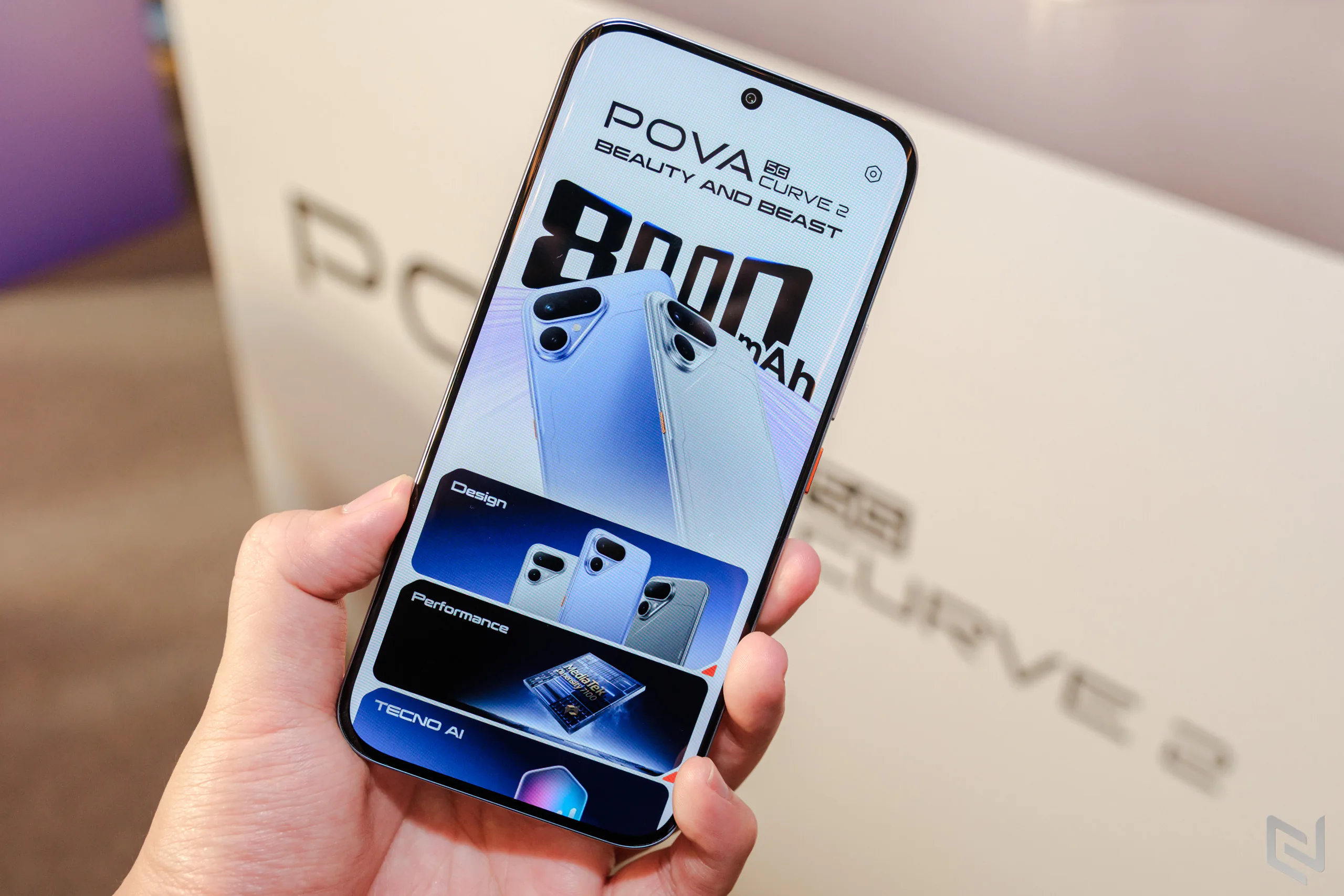 TECNO POVA Curve 2 5G ra mắt tại Việt Nam với pin 8,000mAh trong thân máy 7.42mm