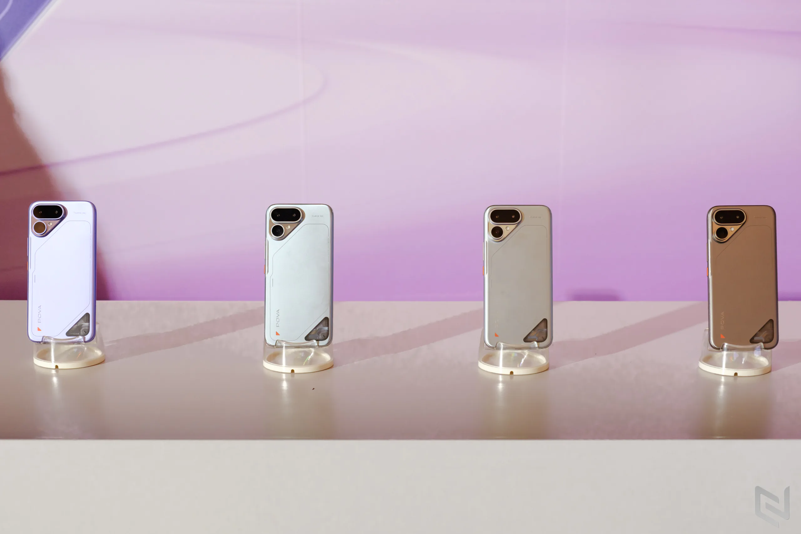 TECNO POVA Curve 2 5G ra mắt tại Việt Nam với pin 8,000mAh trong thân máy 7.42mm