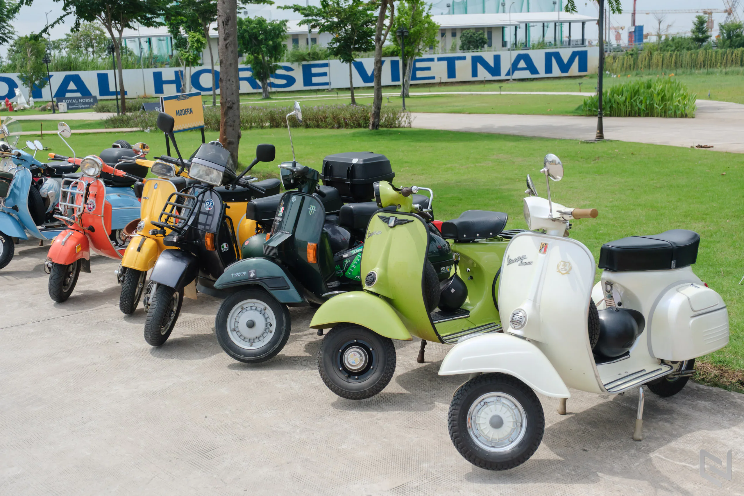 Piaggio Việt Nam cùng cộng đồng Vespisti lan tỏa di sản Vespa tại Vietnam Scooters Fest 2026