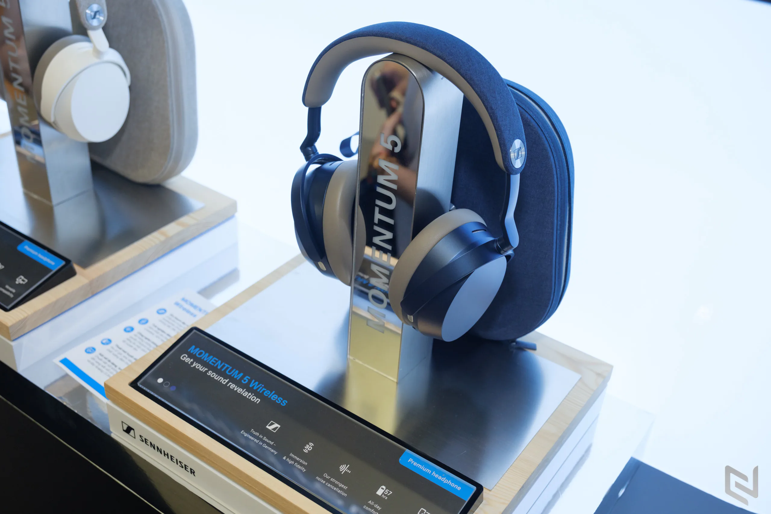 Sennheiser MOMENTUM 5 Wireless ra mắt tại Việt Nam với pin 57 giờ và Dolby Atmos