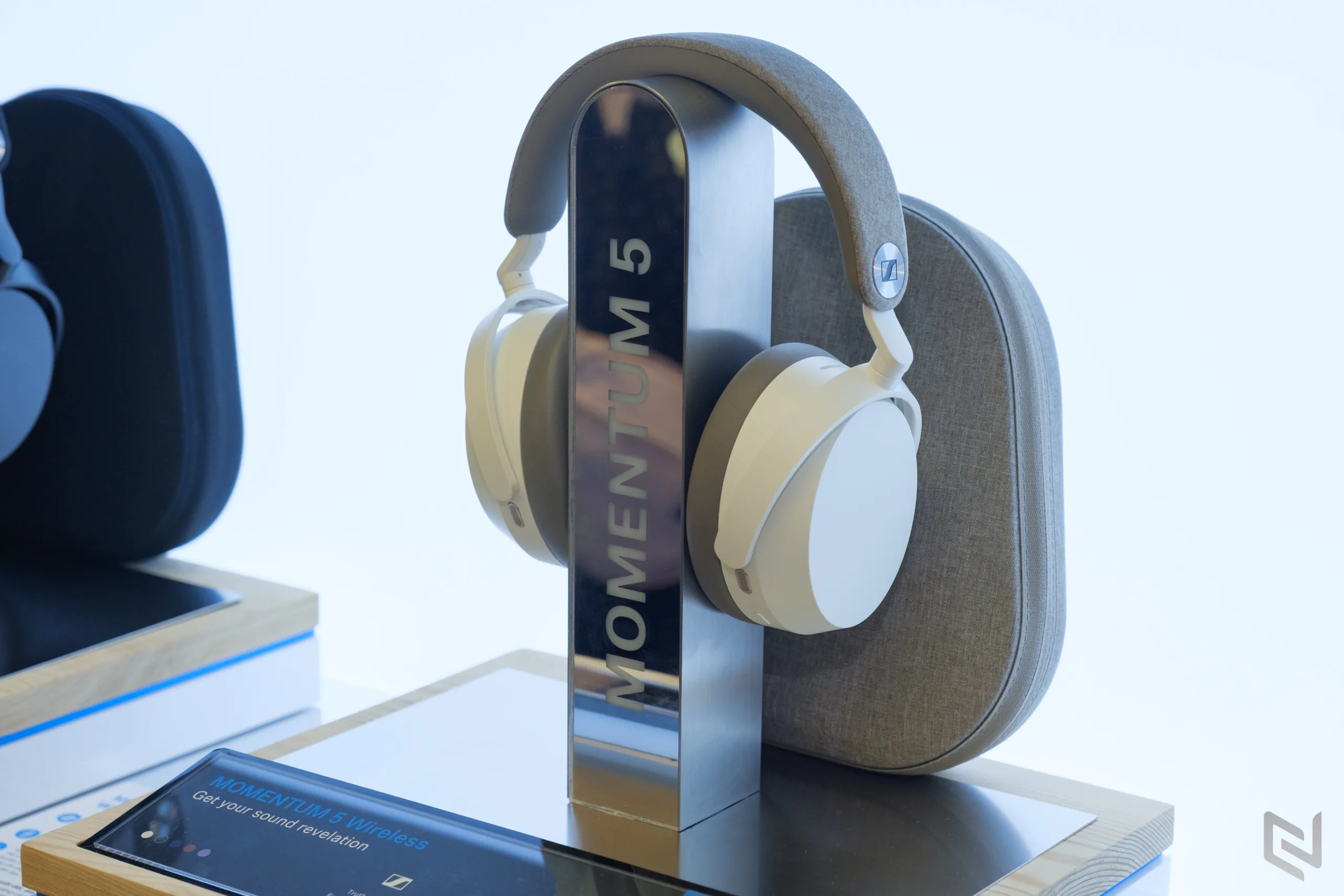 Sennheiser MOMENTUM 5 Wireless ra mắt tại Việt Nam với pin 57 giờ và Dolby Atmos