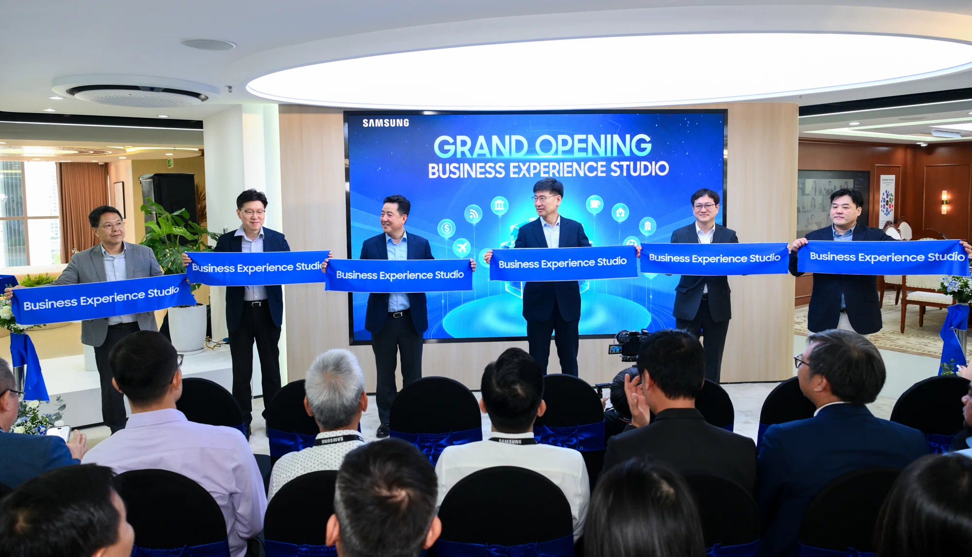 Samsung khai trương Business Experience Studio tại Hà Nội, mô phỏng giải pháp công nghệ cho 7 lĩnh vực