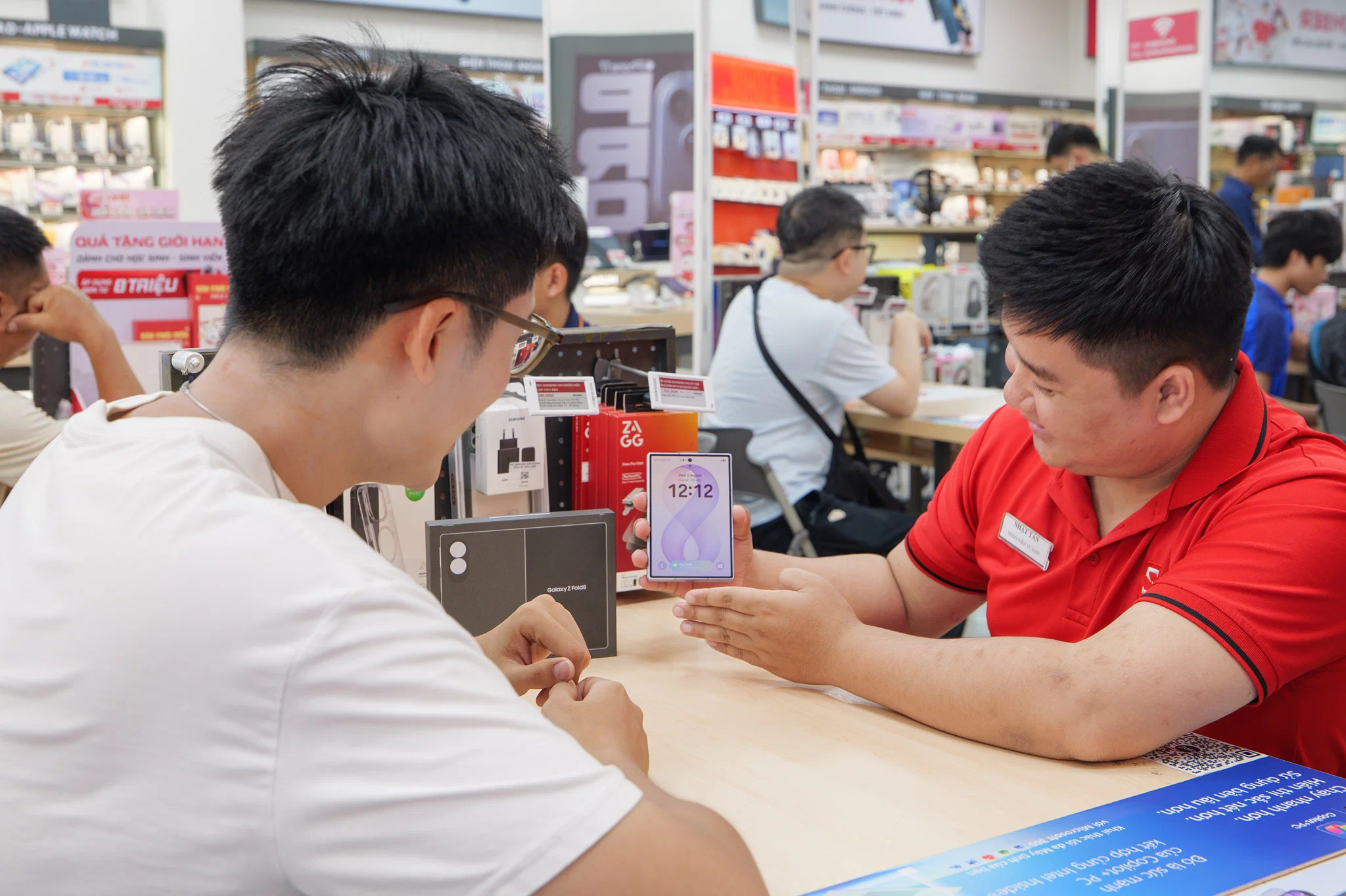 CellphoneS mở bán Galaxy Z Fold8, Z Fold8 Ultra và Z Flip8, tăng trưởng gấp 2 lần