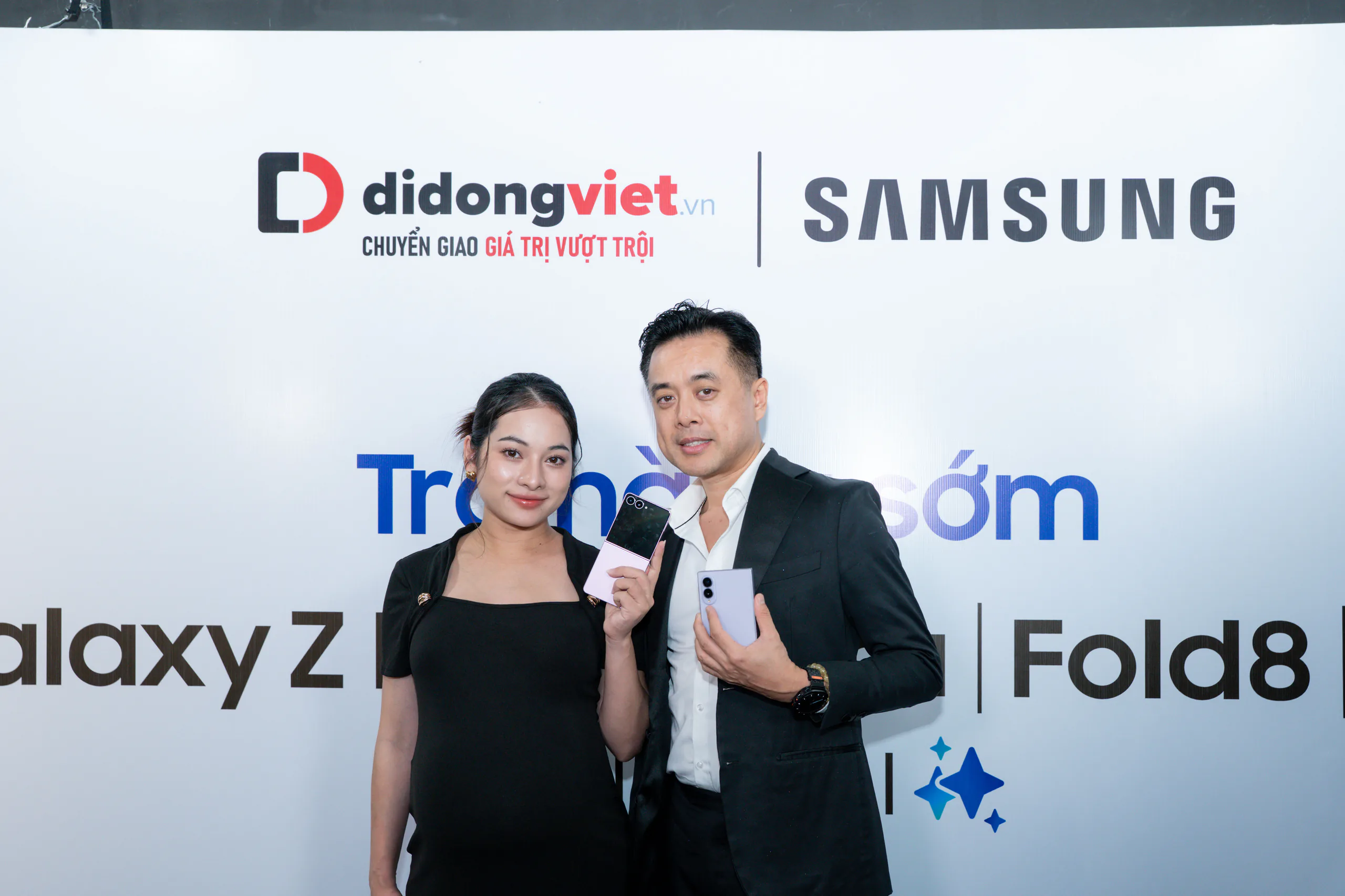 Di Động Việt mở bán Galaxy gập mới với ưu đãi đến 12 triệu đồng