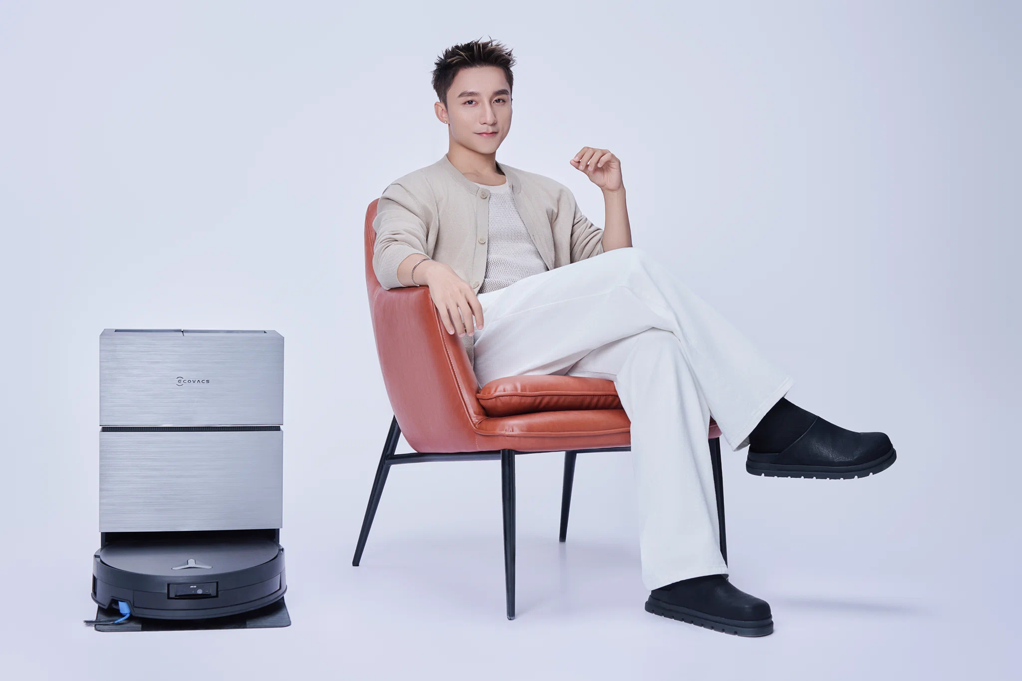 ECOVACS được NIQ GfK ghi nhận là thương hiệu robot hút bụi bán chạy số 1 Việt Nam