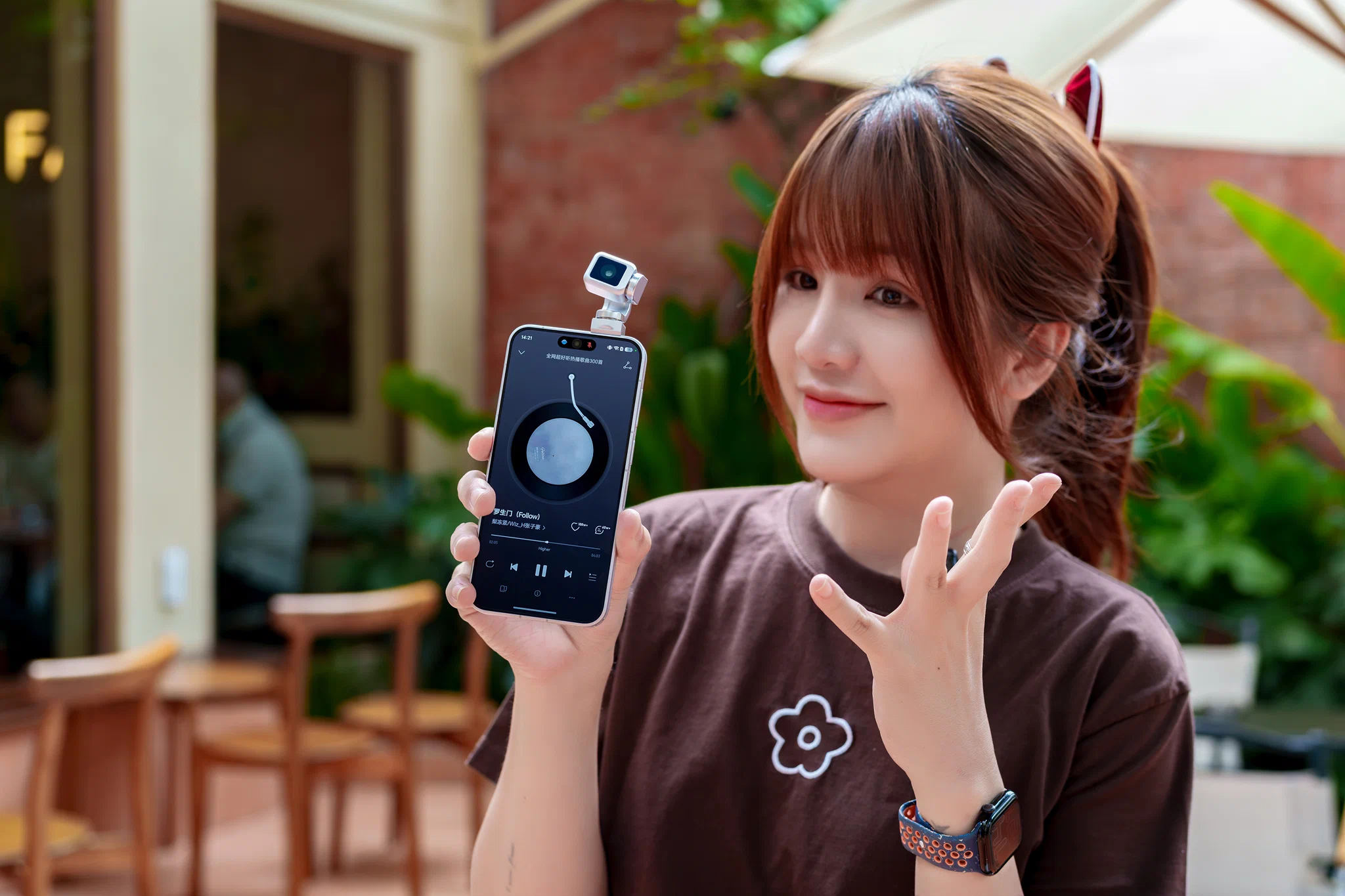 Trên tay HONOR Robot Phone tại Việt Nam, camera gimbal 4DoF tự xoay bằng AI