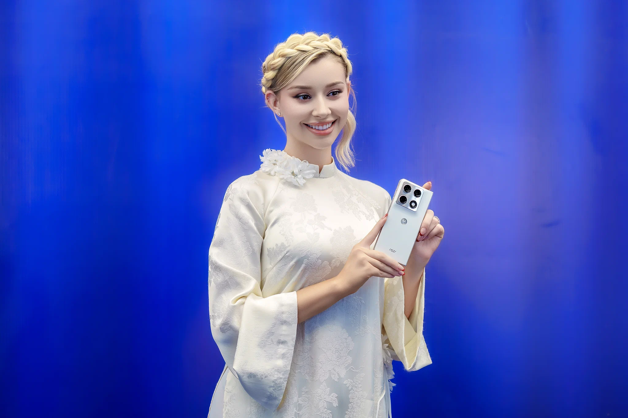 Motorola razr fold ra mắt tại Việt Nam với camera đạt DXOMARK Gold Label