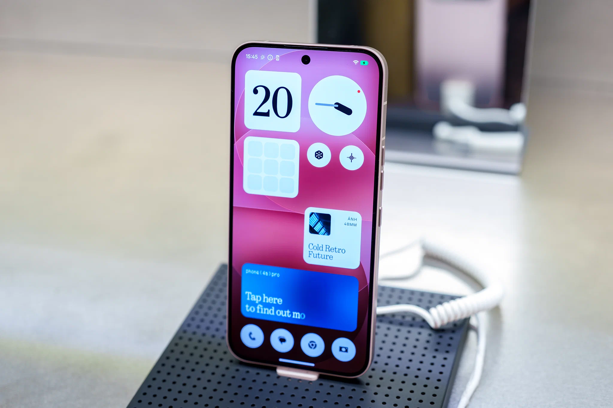 Nothing Phone (4a) Series ra mắt tại Việt Nam với hiệu ứng Glyph độc đáo