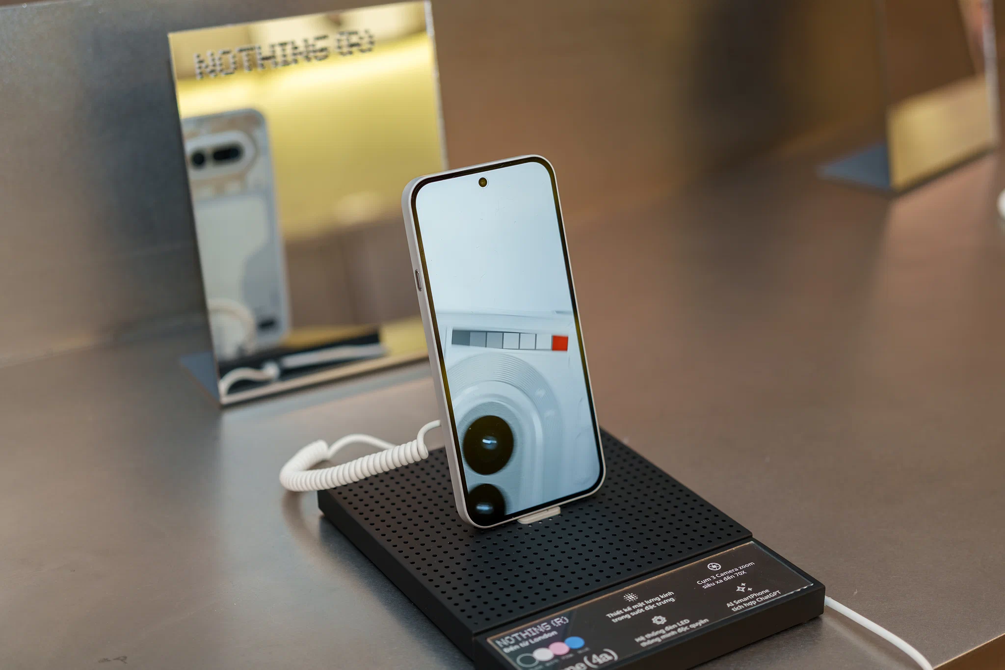 Nothing Phone (4a) Series ra mắt tại Việt Nam với hiệu ứng Glyph độc đáo